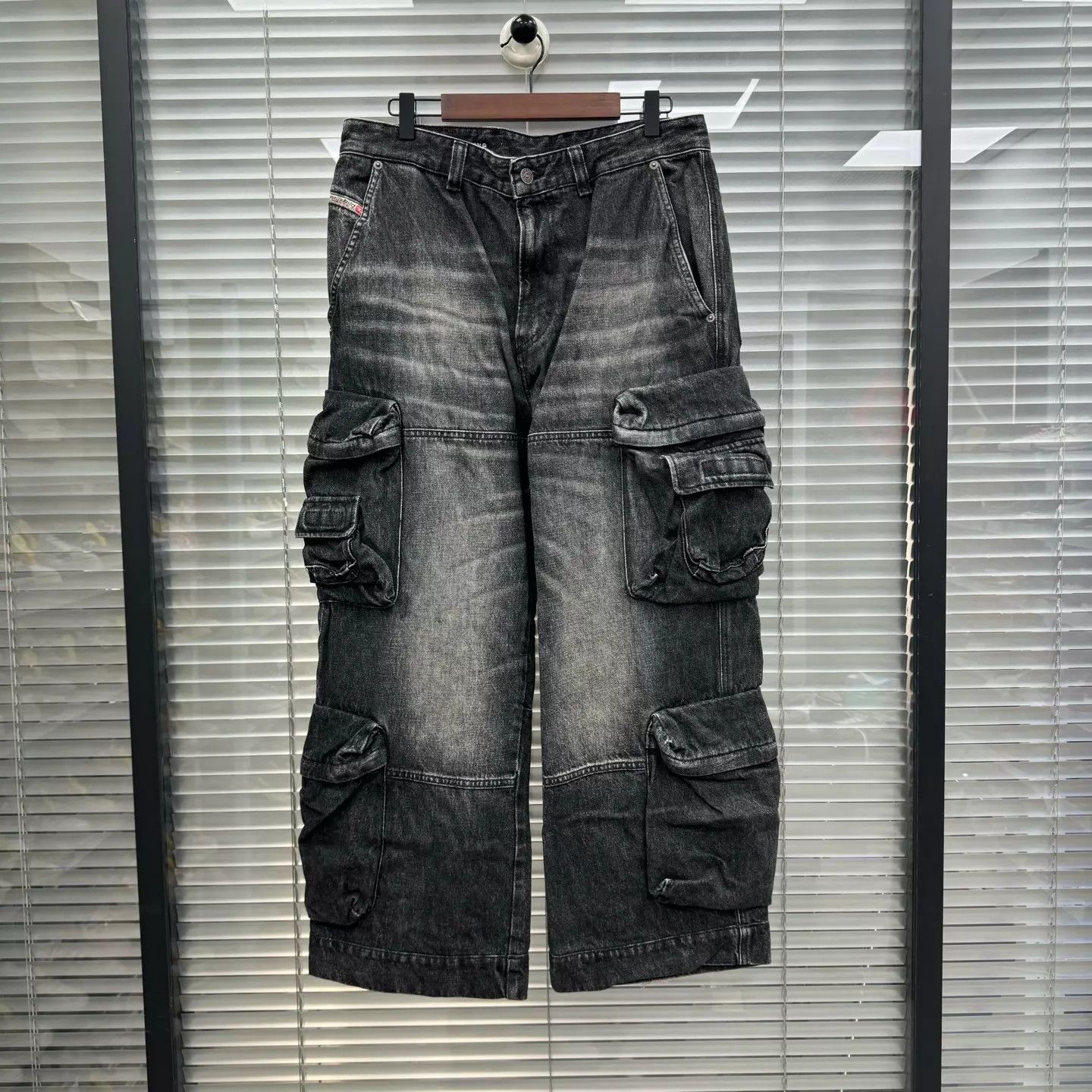 Diesel Diesel Black Cargo 30 Mint Size US 30 / EU 46 - 1 Thumbnail