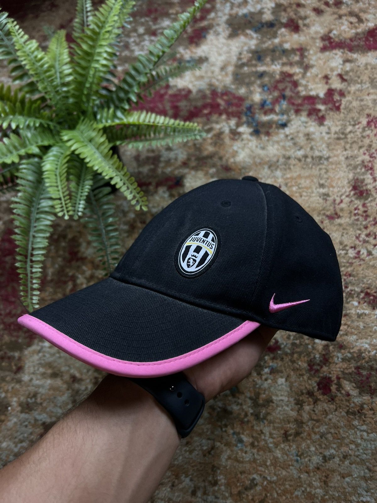 Nike × Vintage 🦩 90’s NIKE JUVENTUS SWOOSH RETRO Y2K FOOTBALL CLUB CAP Size ONE SIZE - 1 Thumbnail