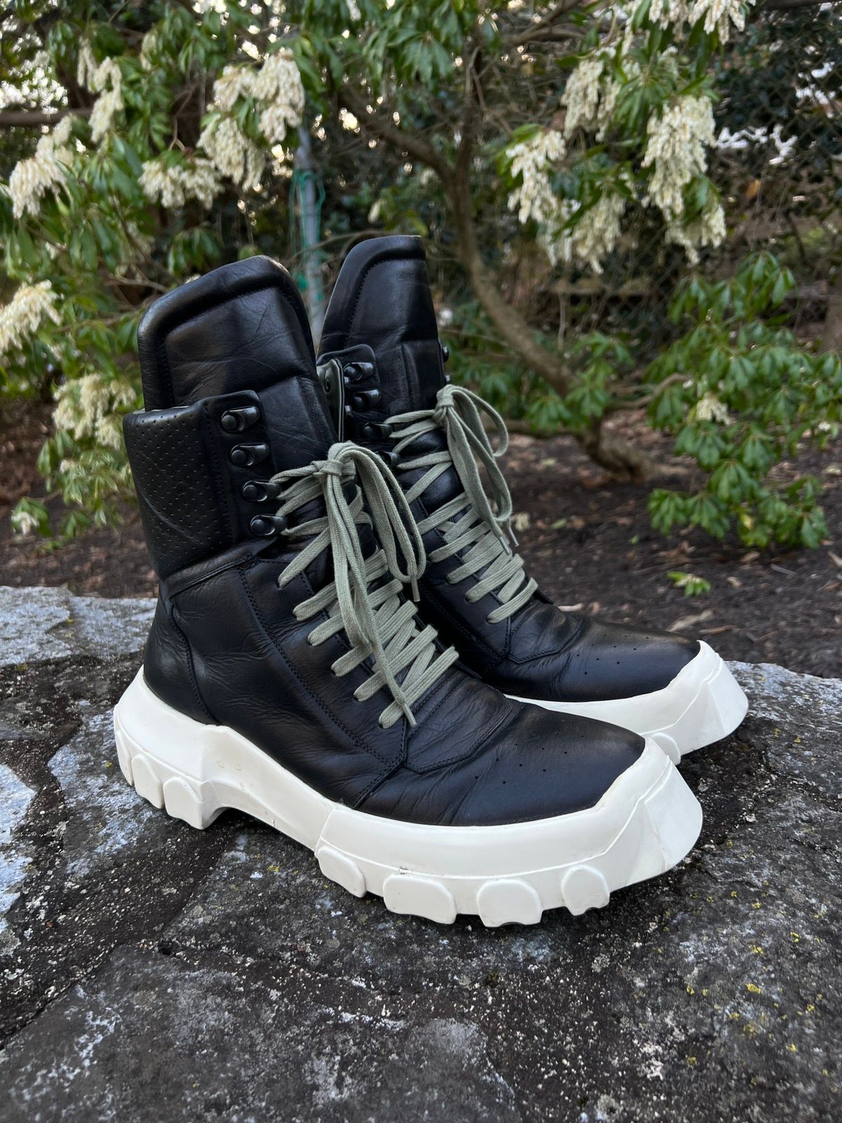 Pre-owned Rick Owens Tractor Hiking Boots (44) In Black