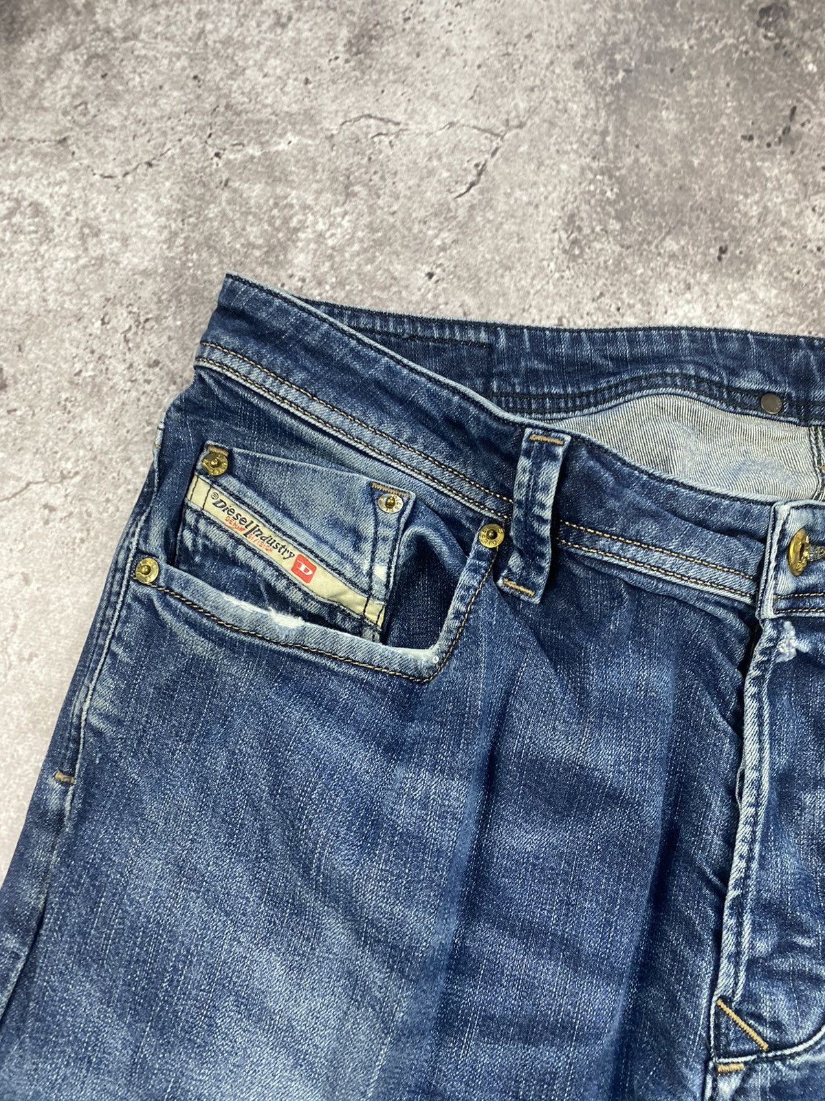 Diesel Vintage Diesel Jeans Big Logo Distressed Baggy japanese 90s Size US 36 / EU 52 - 3 Thumbnail
