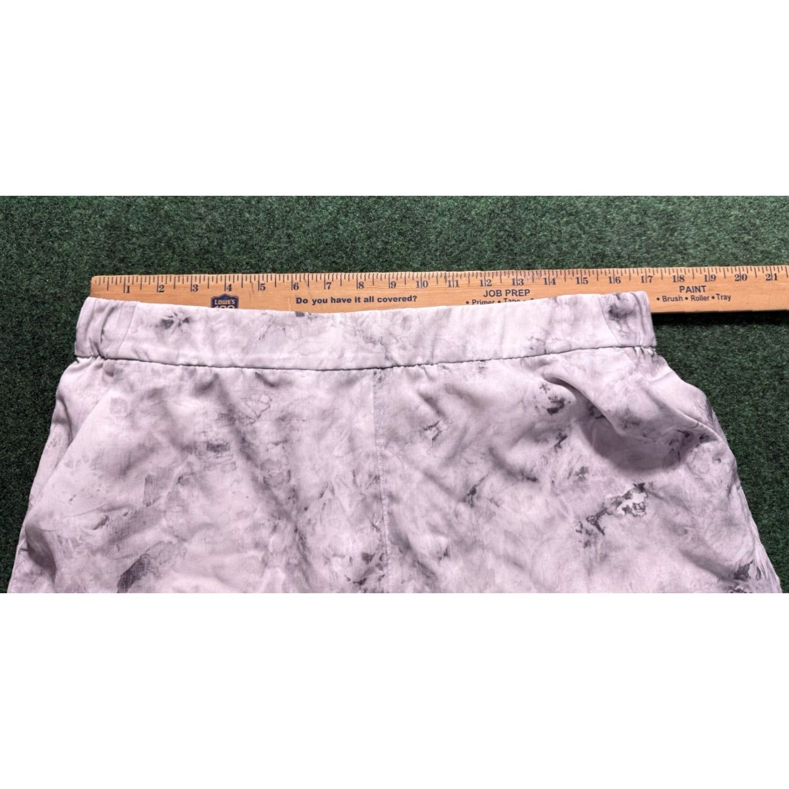 Lululemon Lululemon Flat Front Relaxed Short 4" Aquila Rhino Grey 12 Women Activewear Casual Shorts Size 34" / US 12 / IT 48 - 6 Thumbnail