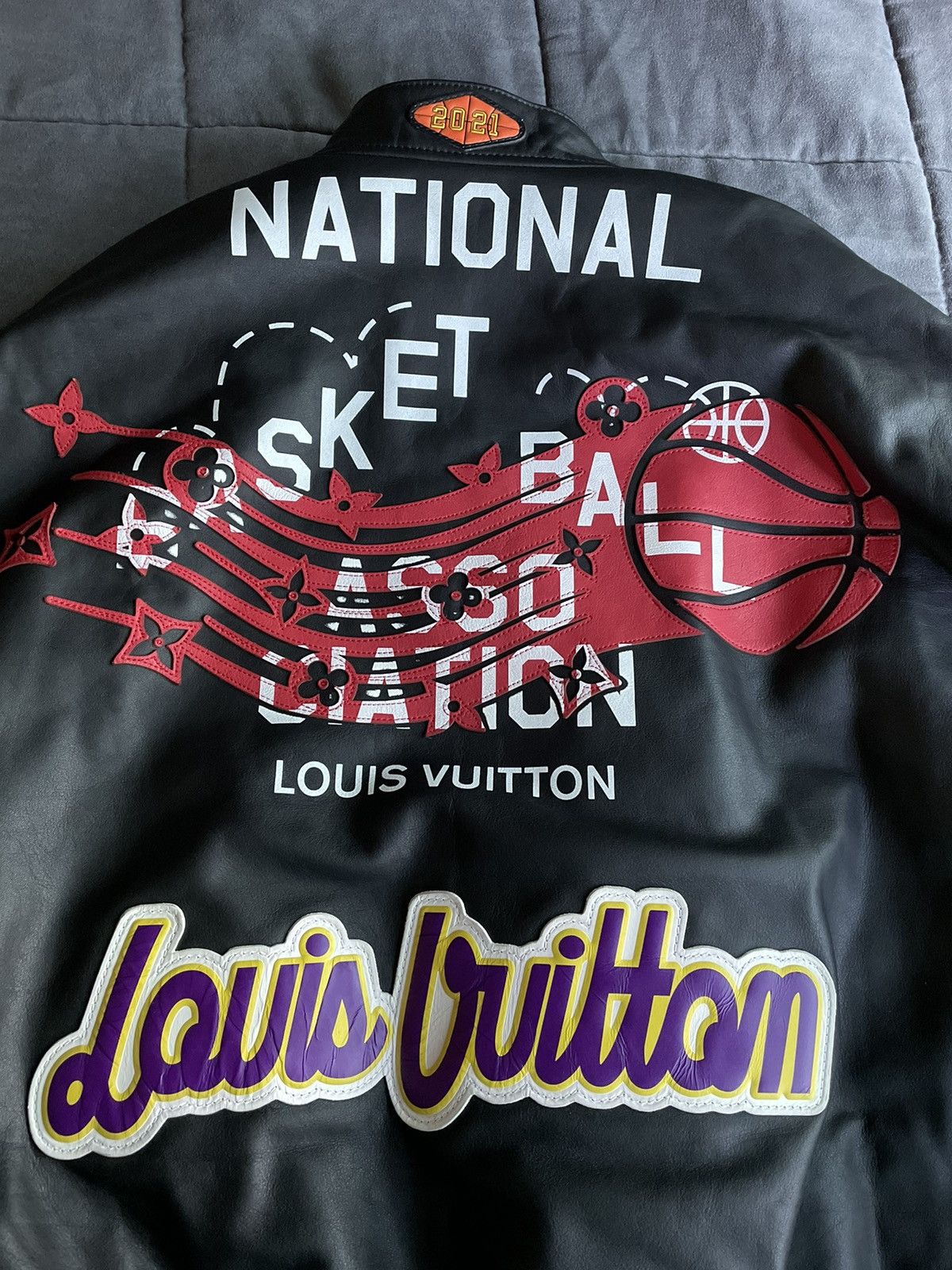 Louis Vuitton Louis Vuitton NBA Logo Leather Jacket Size US XL / EU 56 / 4 - 7 Thumbnail
