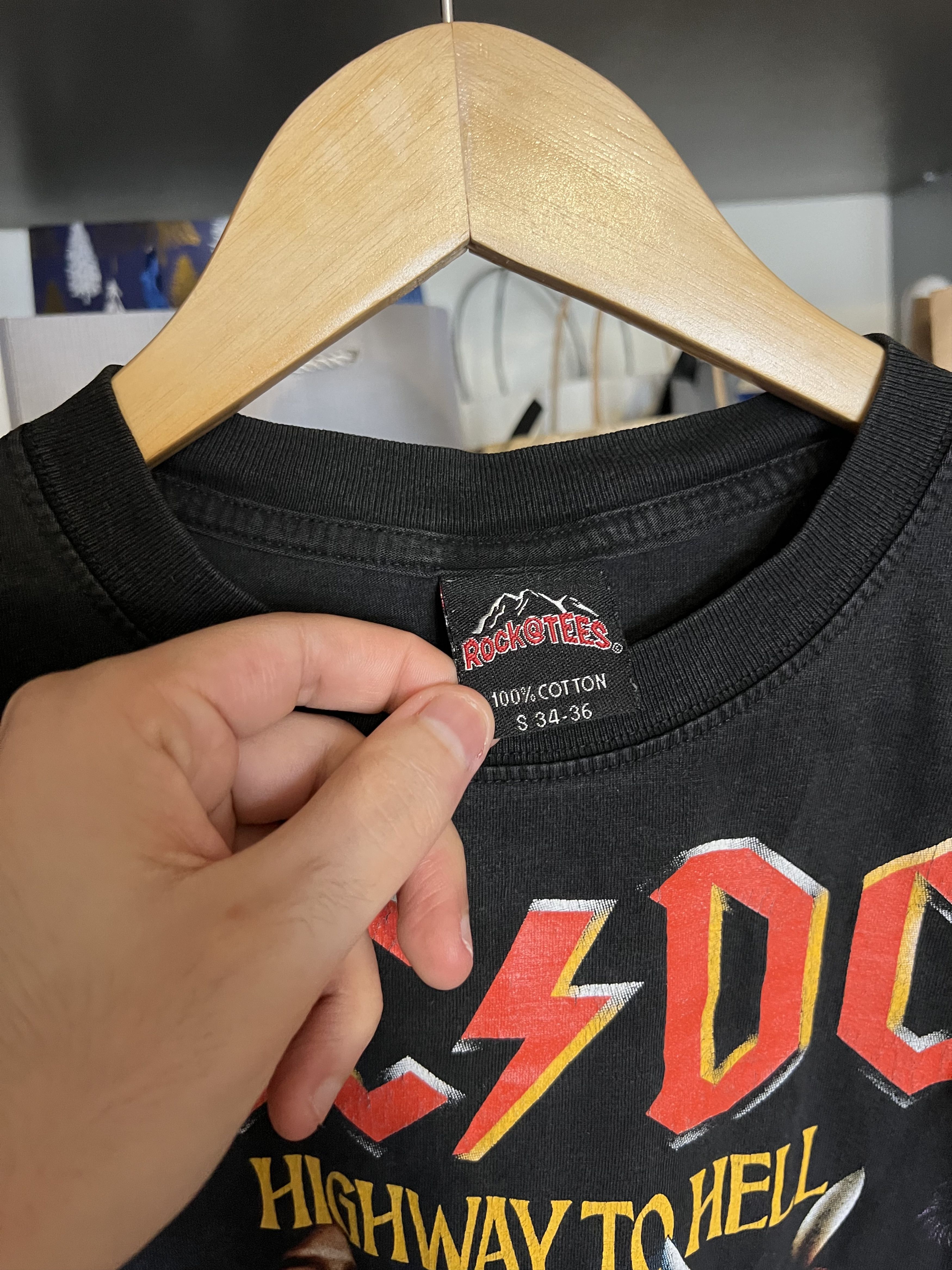 Band Tees Vintage AC/DC Back In Black Tour T-shirt Retro Metal 90s Y2K Size US S / EU 44-46 / 1 - 3 Thumbnail