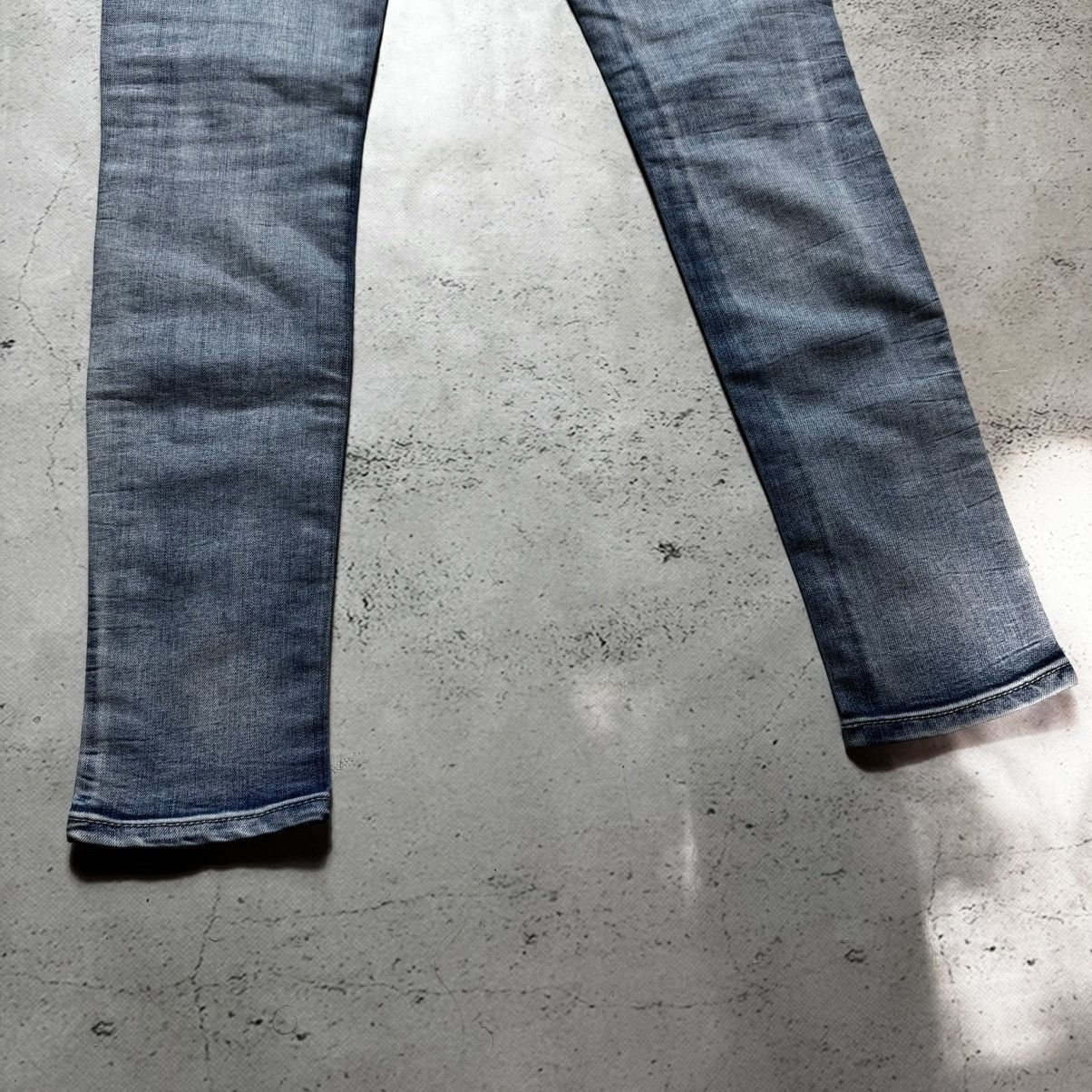 Dolce & Gabbana luxury dolce gabbana faded jeans with big logo rare Size 27" / US 4 / IT 40 - 4 Thumbnail
