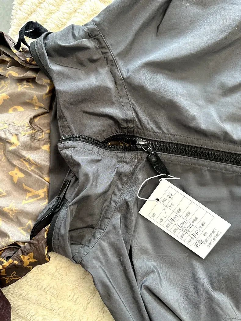 Louis Vuitton Louis Vuitton Show Style Windbreaker Jacket Size US S / EU 44-46 / 1 - 7 Thumbnail