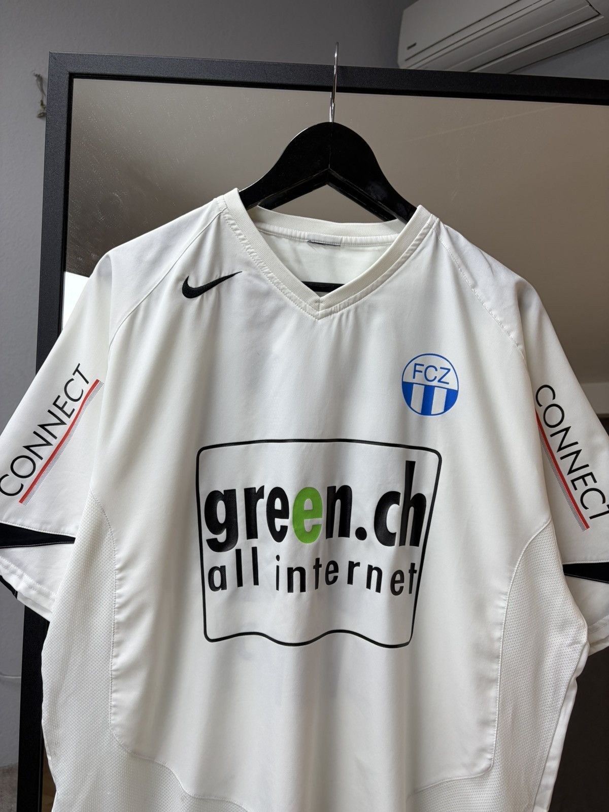 Nike Vintage Nike FC Zurich Jersey Y2K Football Shirt SwissLeague Size US XL / EU 56 / 4 - 5 Thumbnail