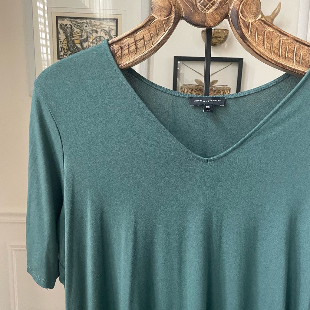 Other Universal Standard Liquid Jersey Emma V Neck Easy Tee Green Size L / US 10 / IT 46 - 2 Thumbnail