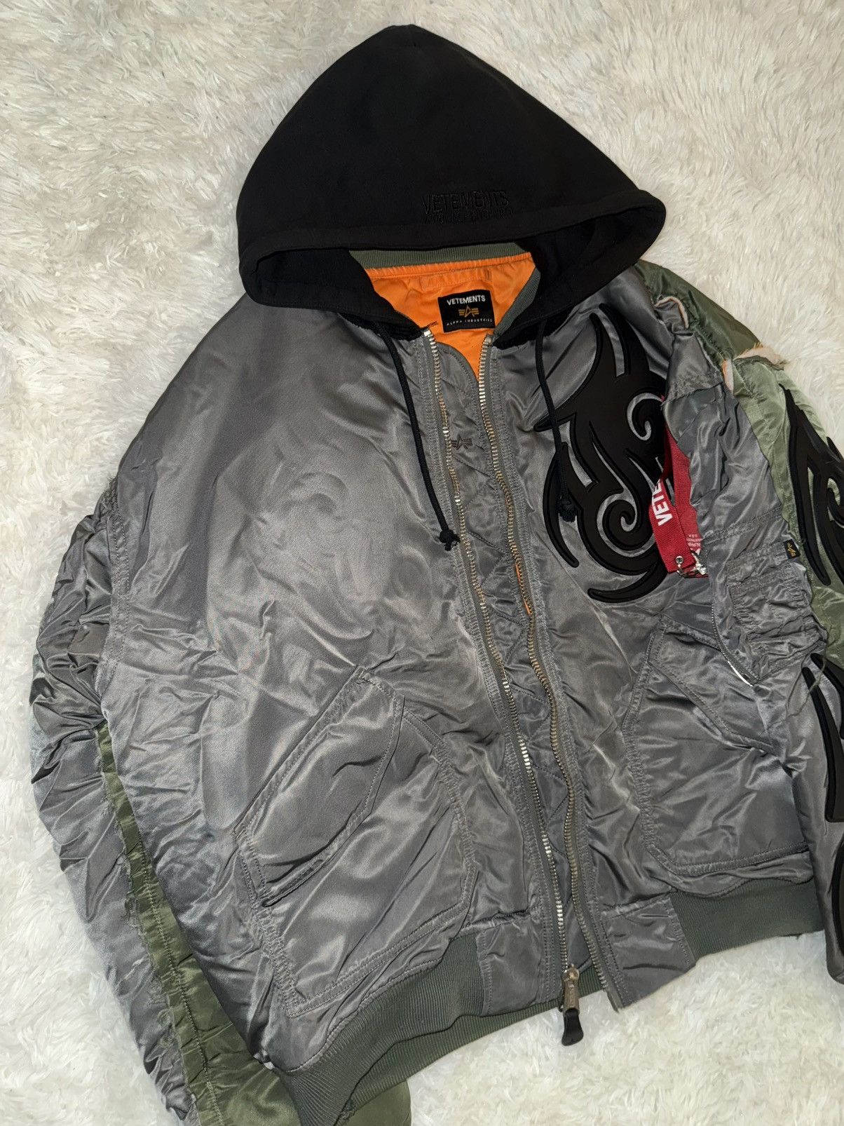 Alpha Industries × Vetements Vetements x Alpha Industries AW19 Tribal Bomber Size US XS / EU 42 / 0 - 2 Thumbnail