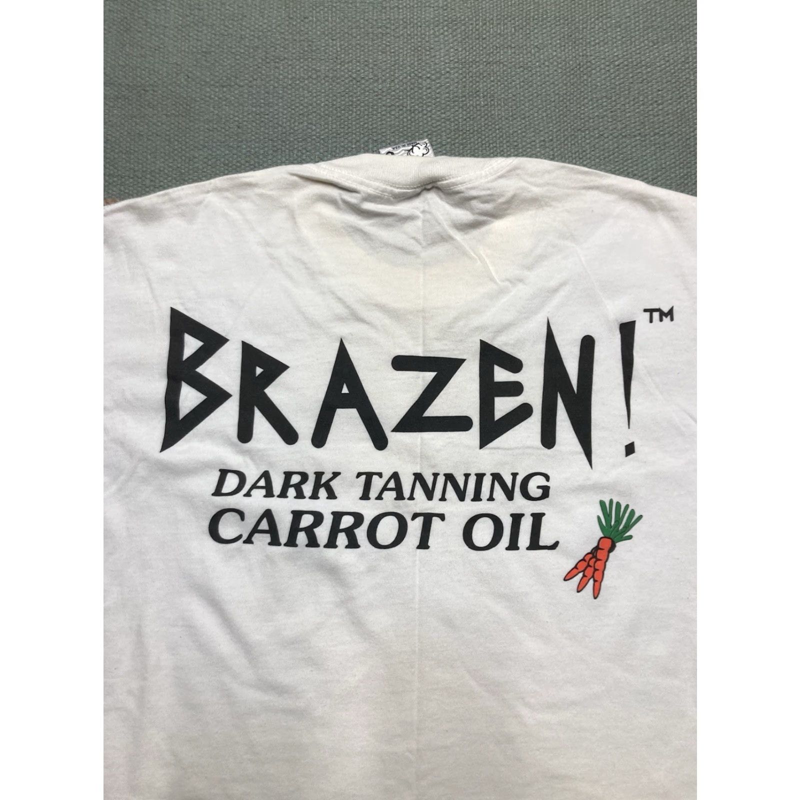 Vintage VINTAGE 90s Unbranded T-Shirt Mens Graphic 90s White XL Large Brazen dark tanning carrot oil skincare Size US L / EU 52-54 / 3 - 2 Thumbnail