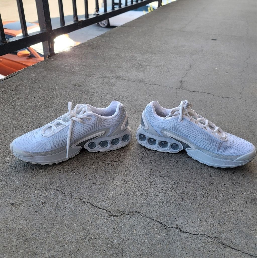 Nike EUC Nike Air Max Dn Sneakers Size US 6.5 / IT 36.5 - 4 Thumbnail