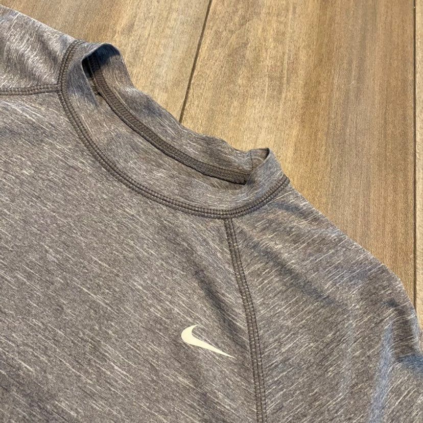 Nike Nike Grey Athletic Workout Shirt Men Medium Bin G-12 Size US M / EU 48-50 / 2 - 2 Thumbnail