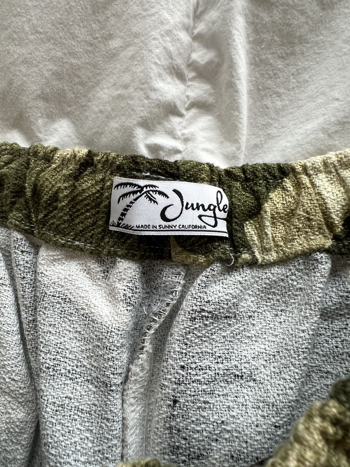 Jungle Gurl Kilikopela Shorts Cream Banana Leaf Size US 32 / EU 48 - 2 Thumbnail