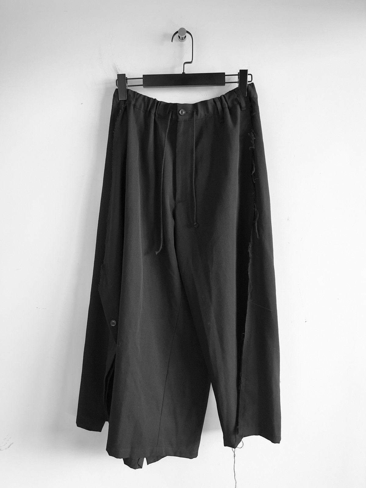 Yohji Yamamoto B Yohji Yamamoto - 19aw W/Gabardine Side Button Wide Pants Size US 28 / EU 44 - 1 Thumbnail