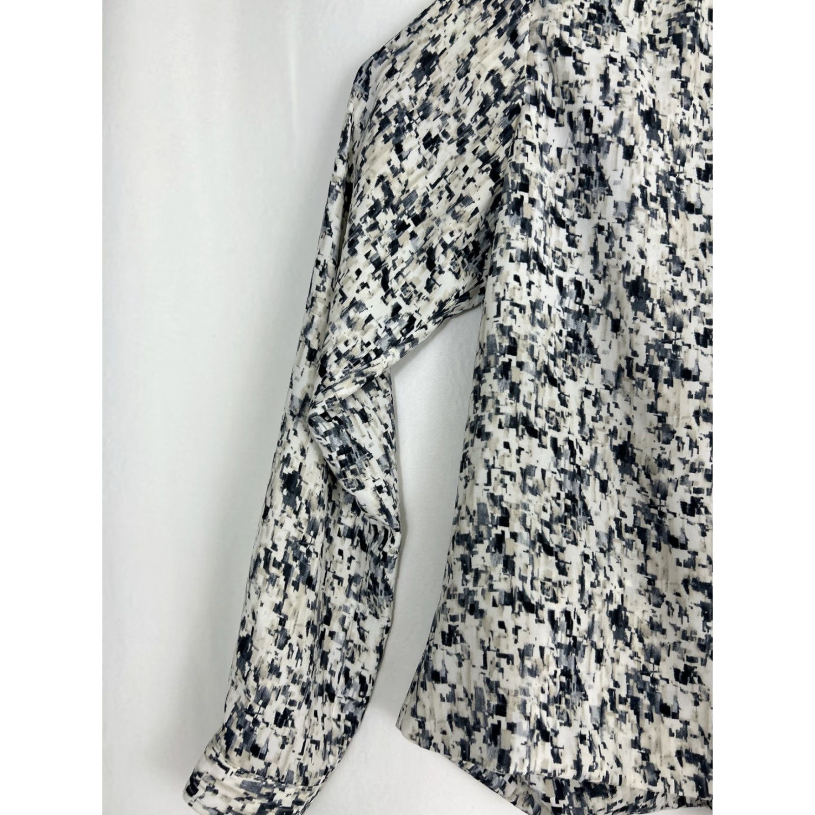 Vintage CAbi Womens Blouse Shirt Popover Shatter Split Neck White Blue Round Neck Long Sleeve Medium M Tunic Women Size M / US 6-8 / IT 42-44 - 2 Thumbnail