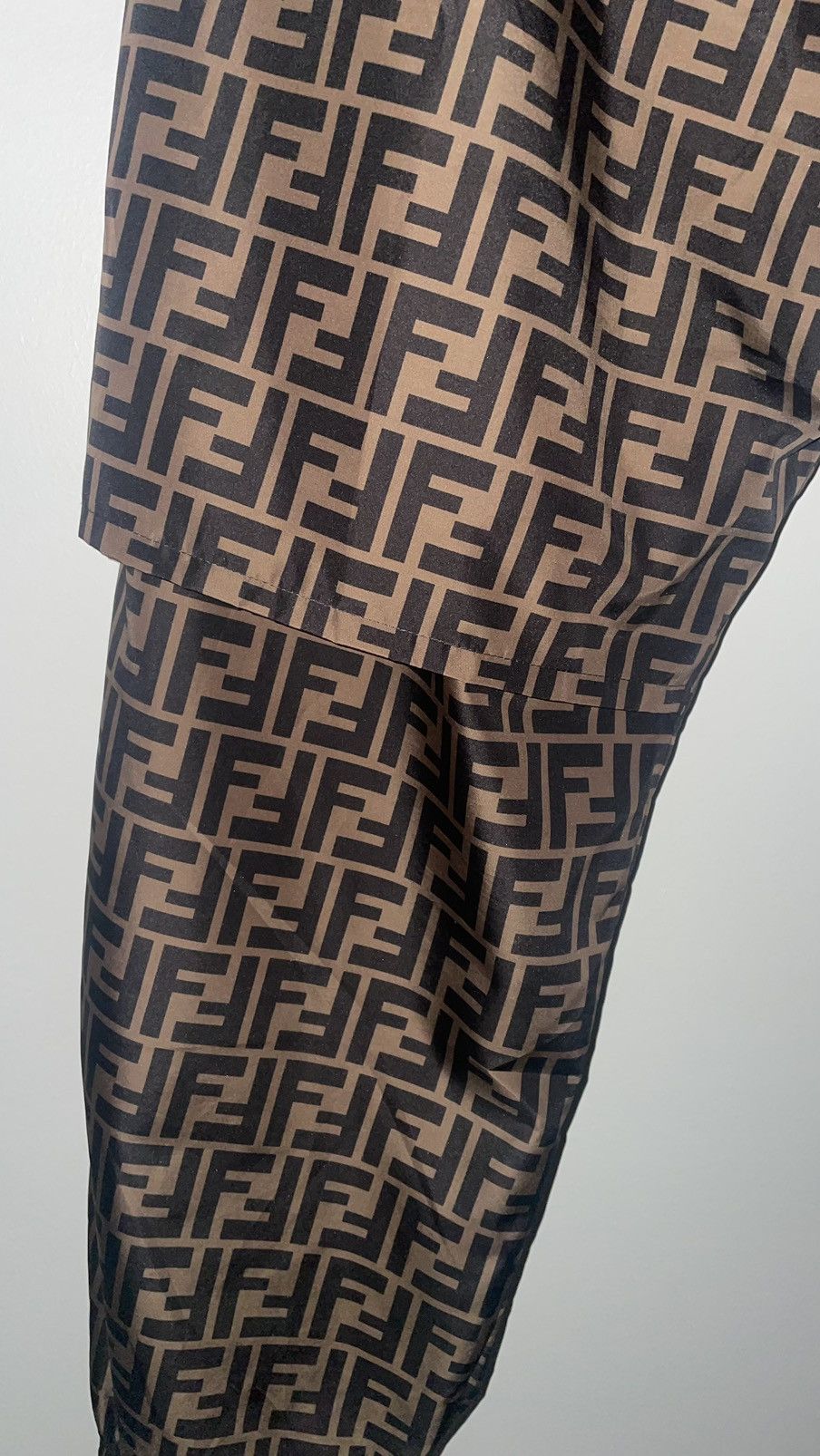 Fendi Fendi brown nylon pants sz 48 (XL) new Jogging pants Size US 32 / EU 48 - 6 Thumbnail