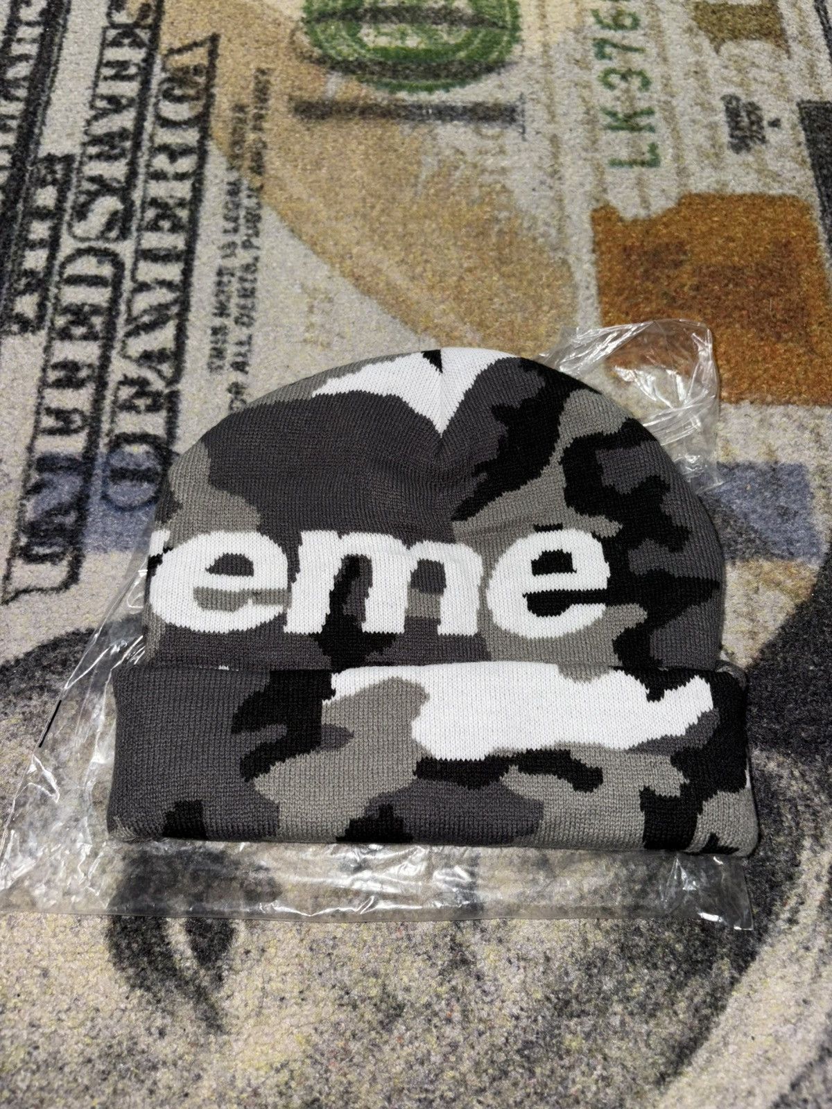 Supreme Supreme Big Logo Beanie Snow Camo Size ONE SIZE - 2 Thumbnail