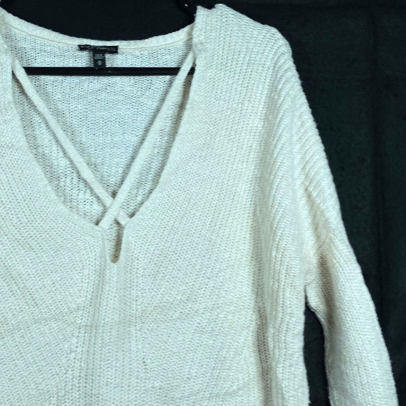 Express Express Women's Sweater Cream V Neck Criss Cross Slit Back Knit Cotton Blend M Knit Style Pullover Casual Workwear) Size M / US 6-8 / IT 42-44 - 5 Thumbnail