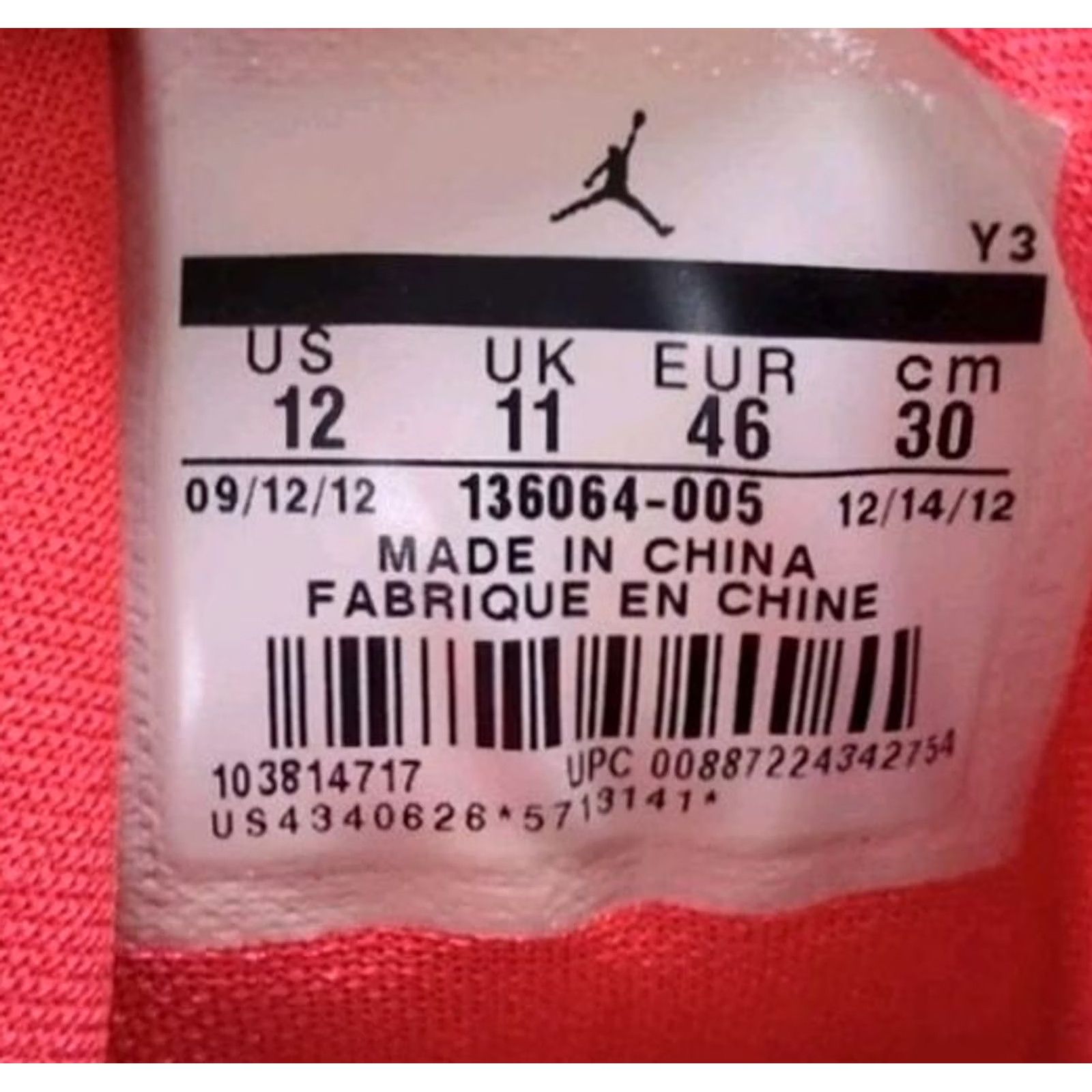 Jordan Brand Nike Air Jordan 3 Retro Crimson Sneaker 2013 136064-005 Size 12 Black Mens Size US 12 / EU 45 - 6 Thumbnail