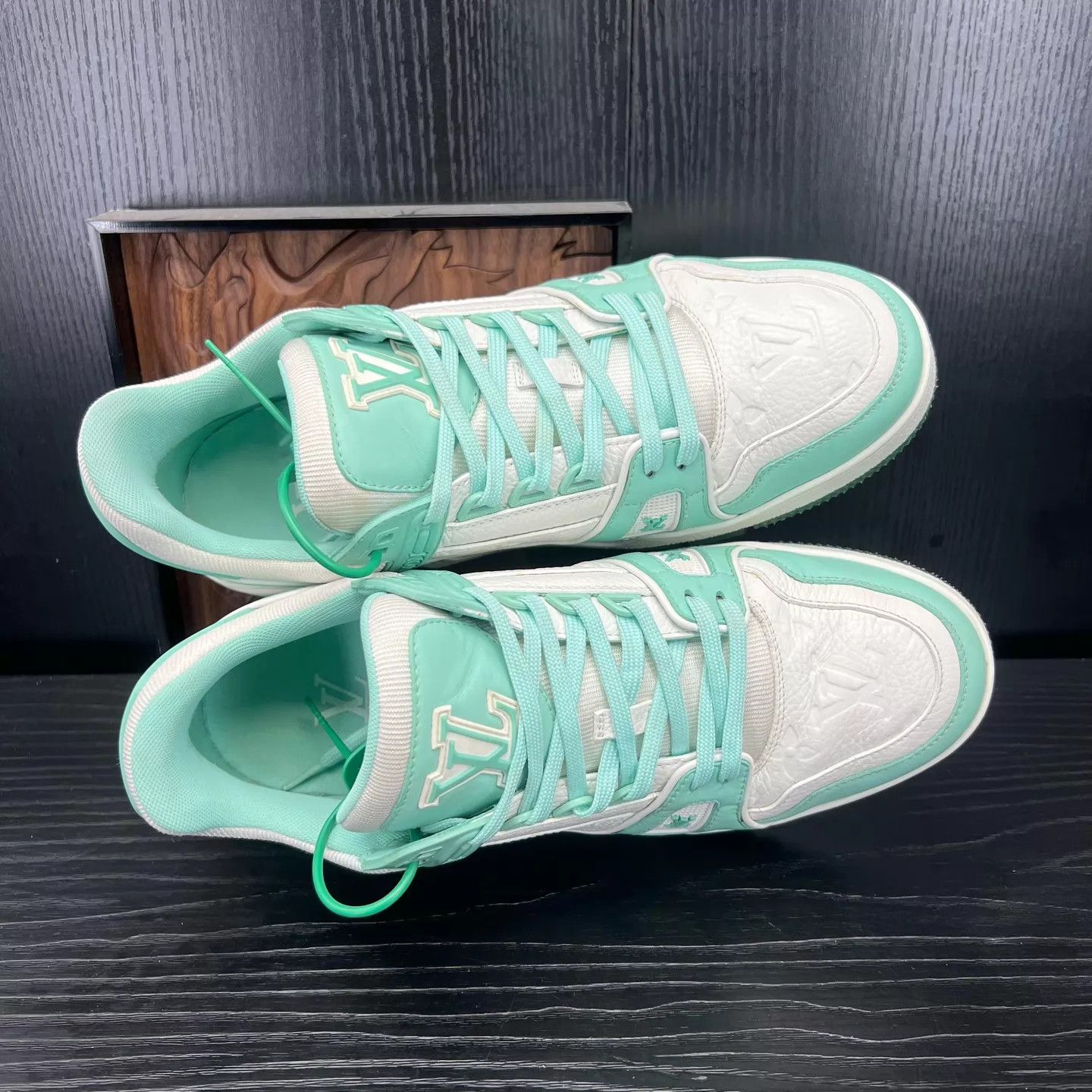 Louis Vuitton LV Trainer Tiffany UK7.5/41.5 Like New Worn 2x Size US 8.5 / EU 41-42 - 5 Thumbnail