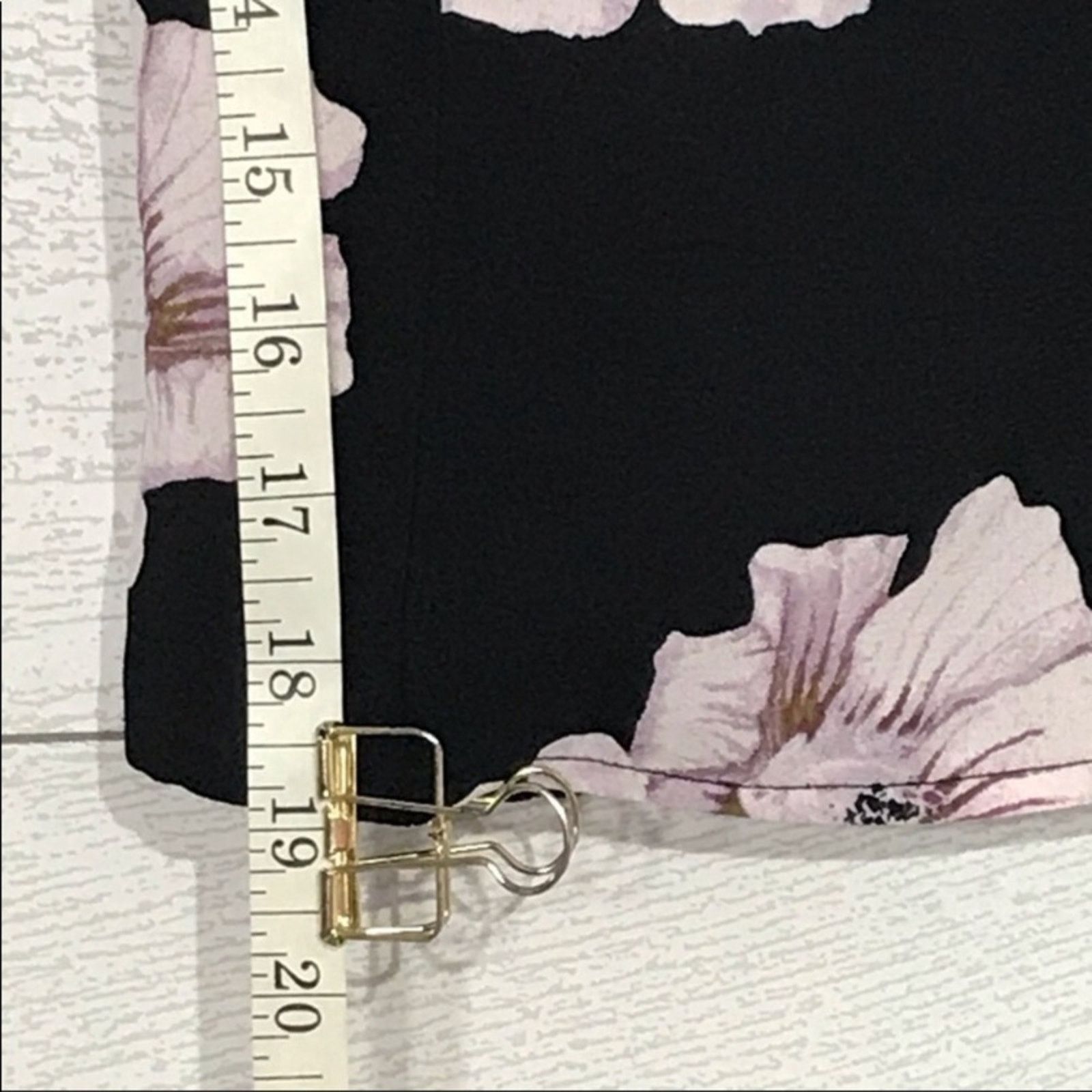 Other Free Press Black and Lavender Floral Print Size XS Crop Top Size XS / US 0-2 / IT 36-38 - 5 Thumbnail