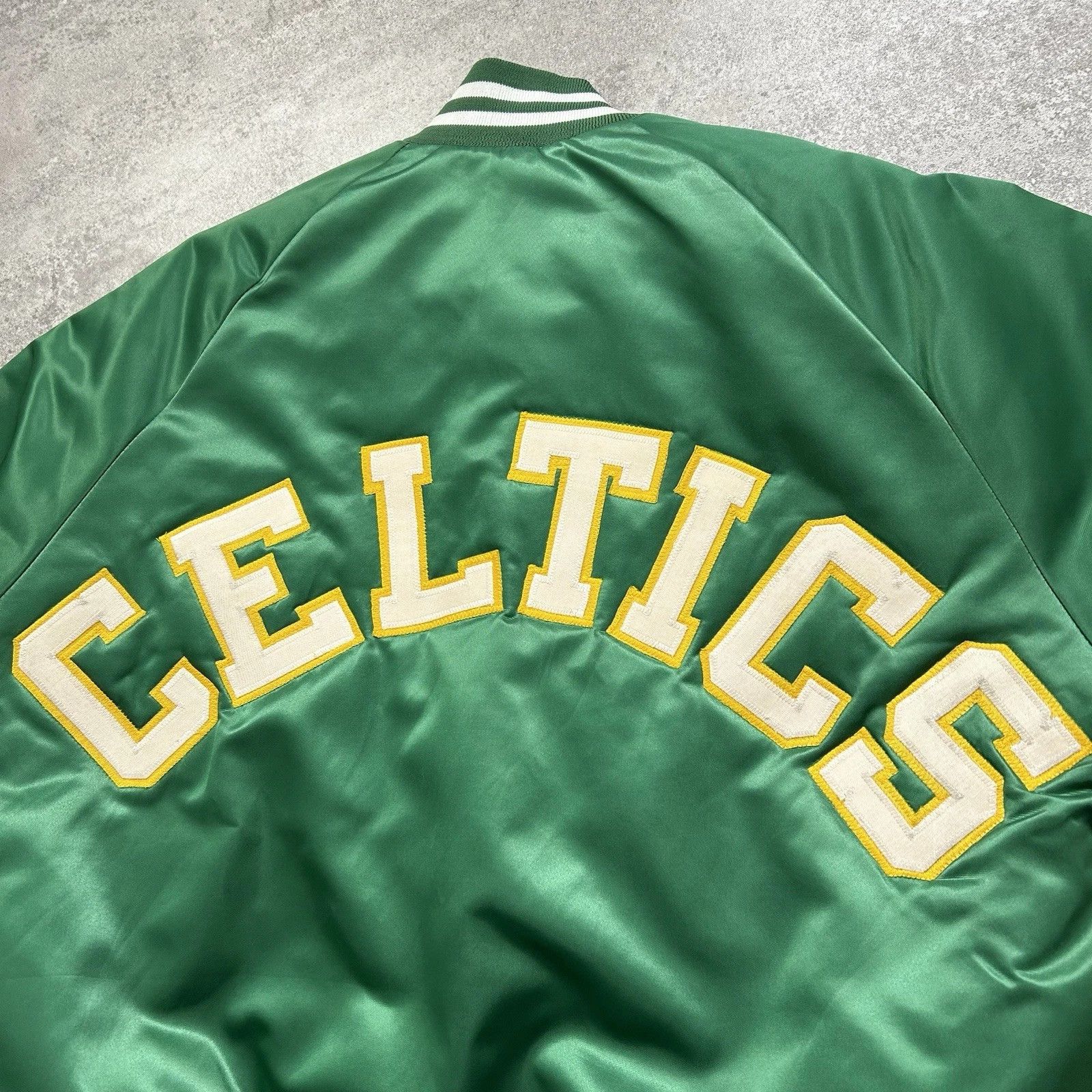 Chalk Line × NBA × Vintage BOSTON CELTICS SATIN BOMBER JACKET SPELL OUT HOT HOOPS Size US M / EU 48-50 / 2 - 3 Thumbnail