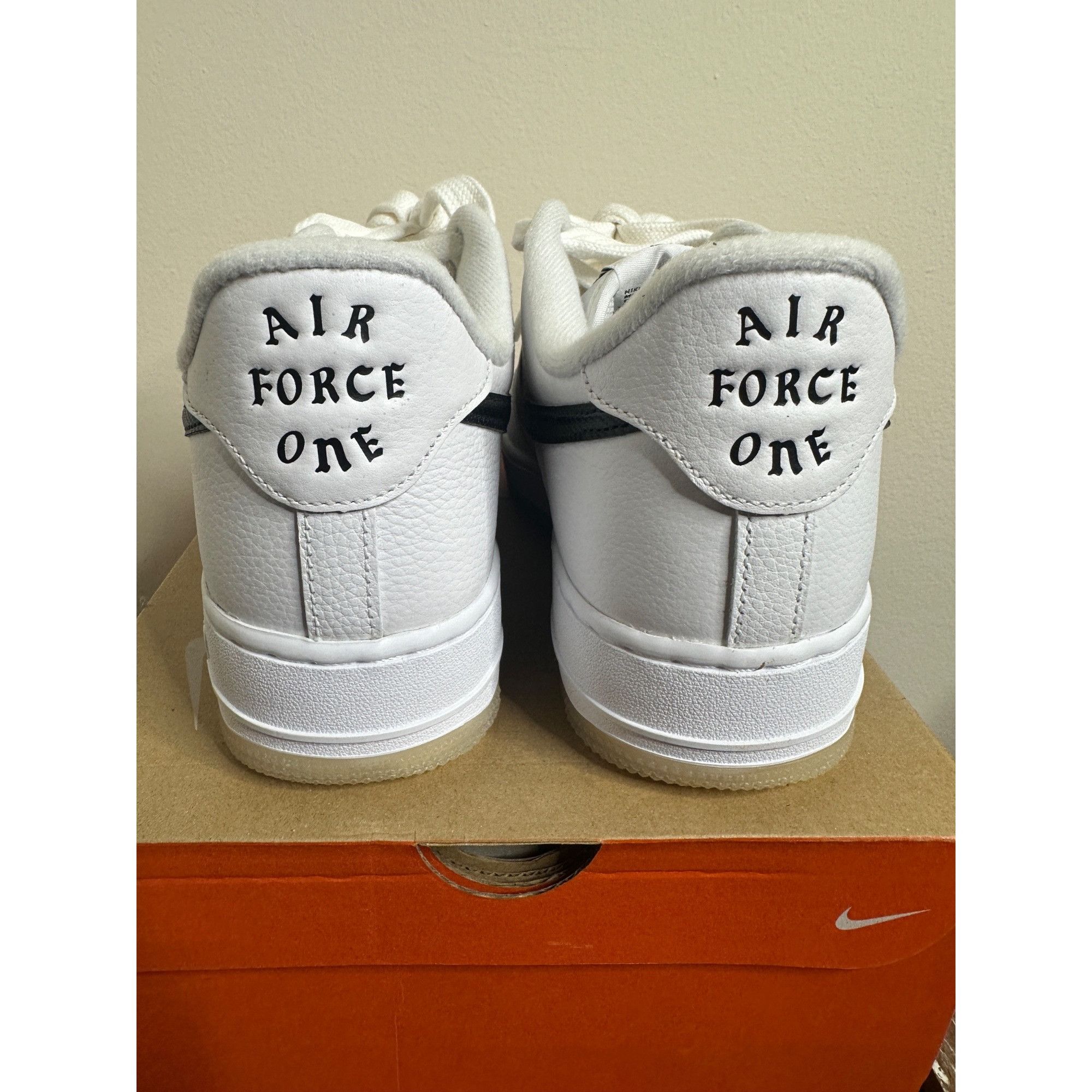 Nike WMNS Air Force 1 ‘07 PRM Leather 40th Anniversary Edition Br Size US 10 / EU 43 - 5 Thumbnail