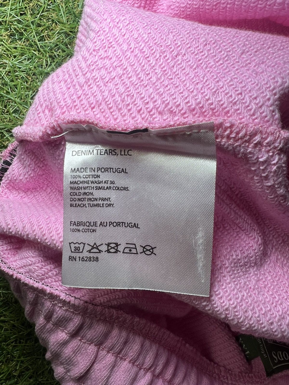 DENIM TEARS Denim Tears Pink Wreath XXL Sweatpants Size US 44 / EU 60 - 6 Thumbnail