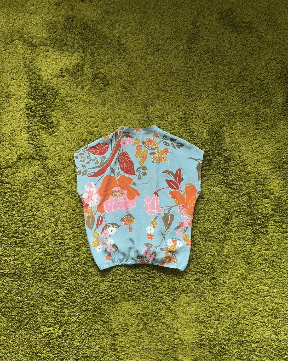 Max Mara Marella by Max Mara 100% silk cropped floral pattern blouse Size M / US 6-8 / IT 42-44 - 2 Thumbnail