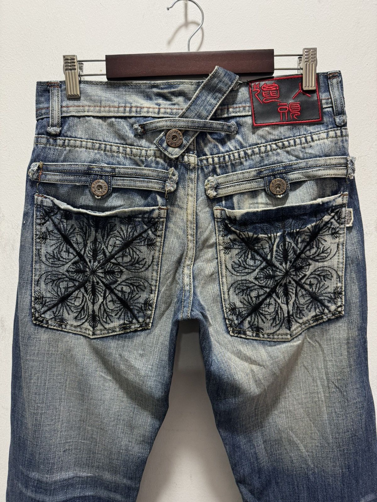 Japanese Brand JAPANESE STYLE LIE REN TOU VERY RARE DESIGN DISTRESSED DENIM Size US 28 / EU 44 - 2 Thumbnail