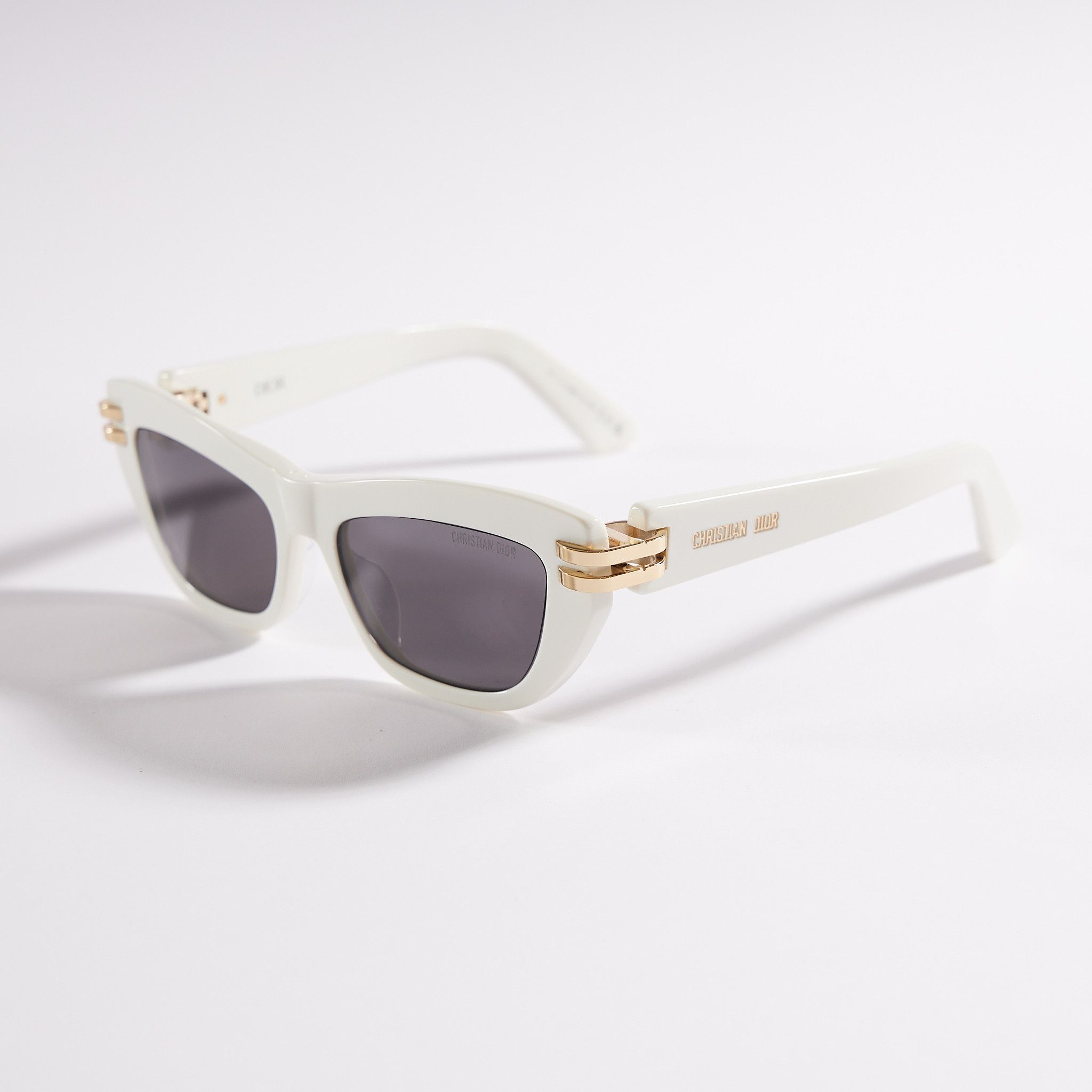image of Dior CDior B2U 95A0 Cat Eye Sunglasses White, Men's