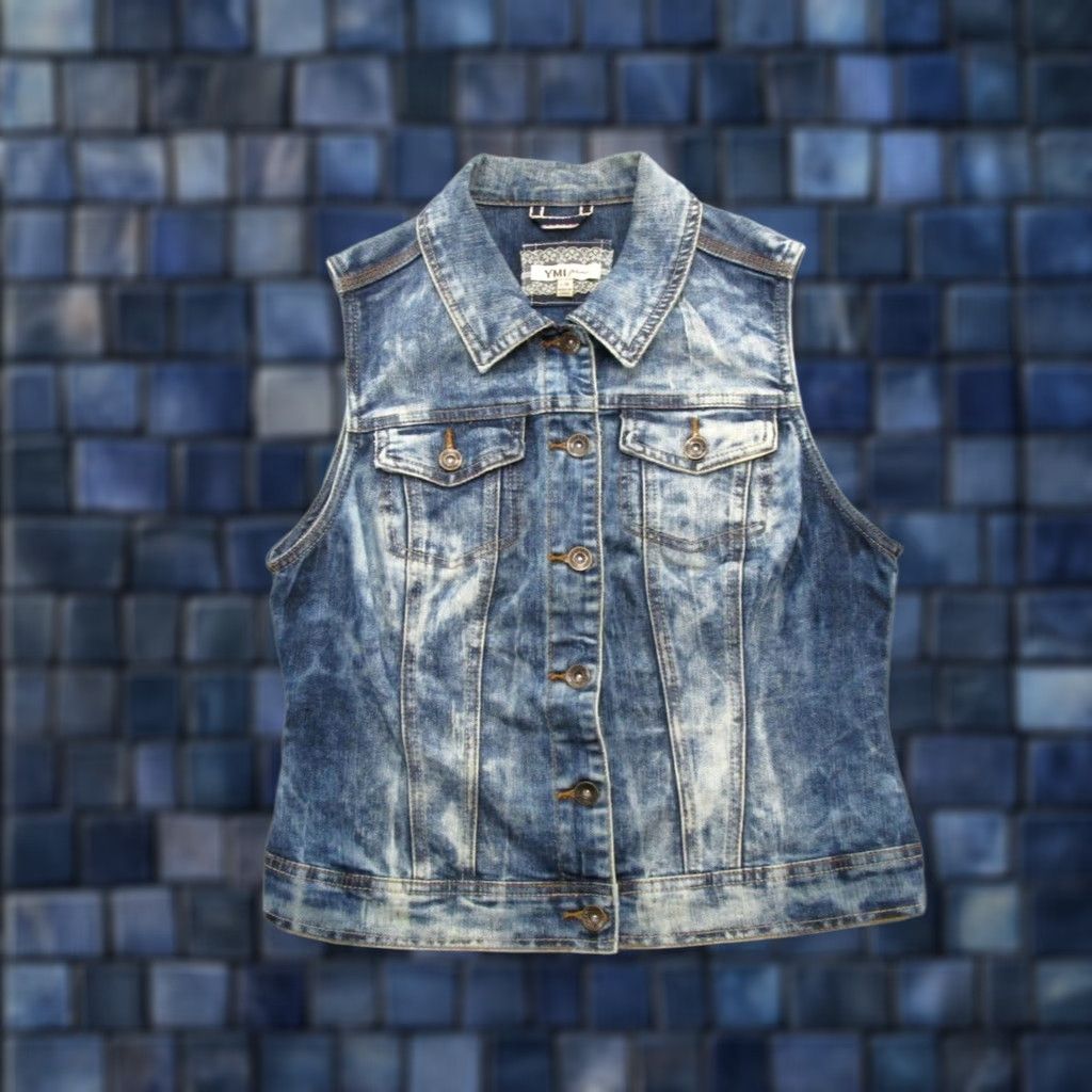 Denime YMI Denim Vest Women's Blue Jean Sleeveless Acid Wash Biker Trucker Junior SZ L Denim Vest Dressy Casual Womens 80s 90s style Size 36" / US 14 / IT 50 - 1 Thumbnail