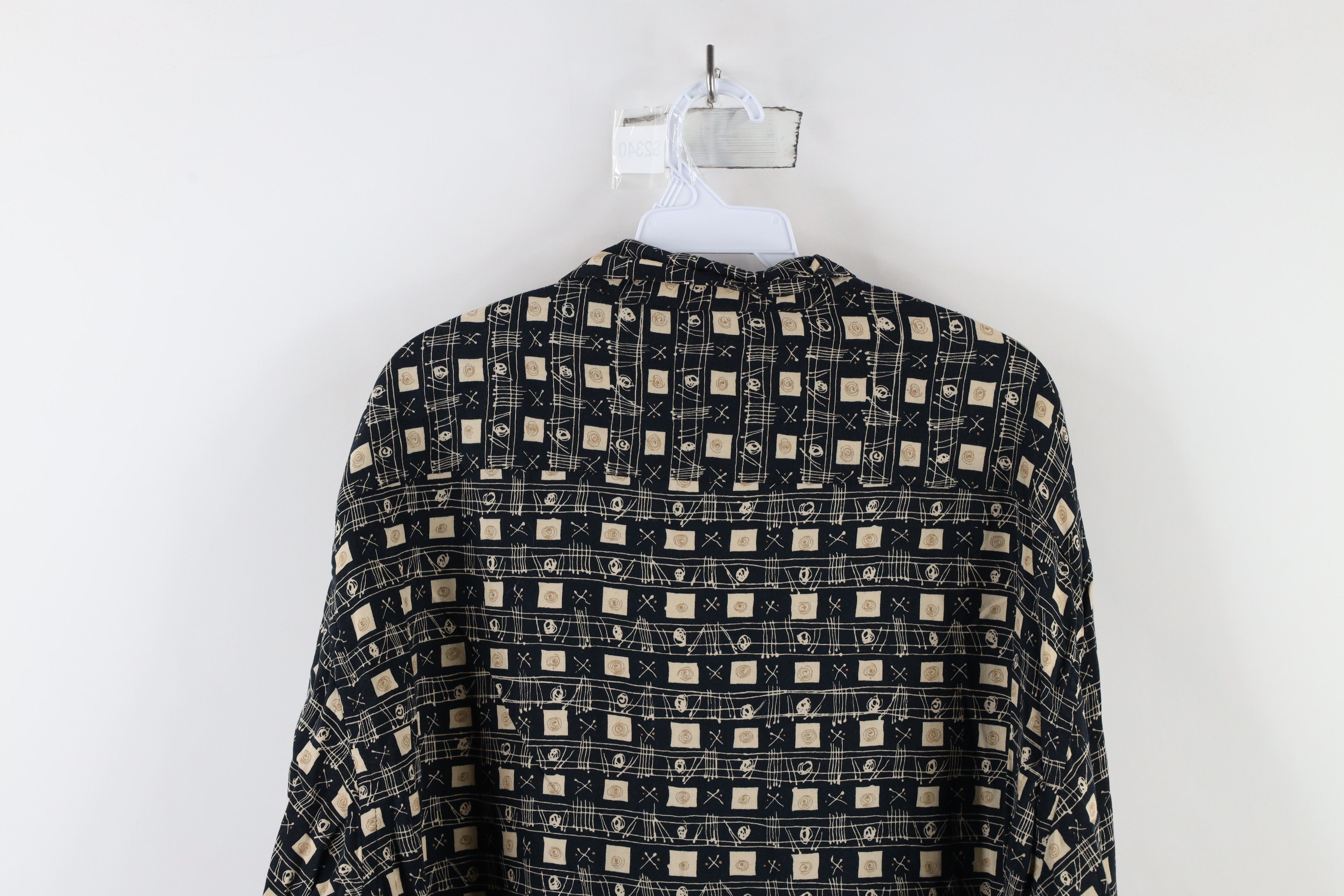 Vintage Vintage 90s Streetwear Geometric Long Sleeve Button Shirt Size US L / EU 52-54 / 3 - 8 Thumbnail