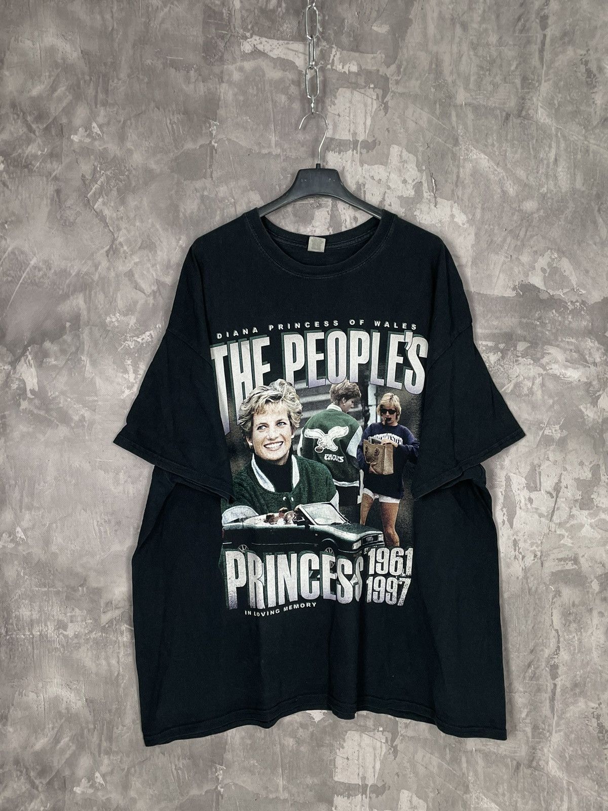Vintage Vintage Princess Diana Y2K Big Print LogoT-Shirt Size US L / EU 52-54 / 3 - 1 Thumbnail