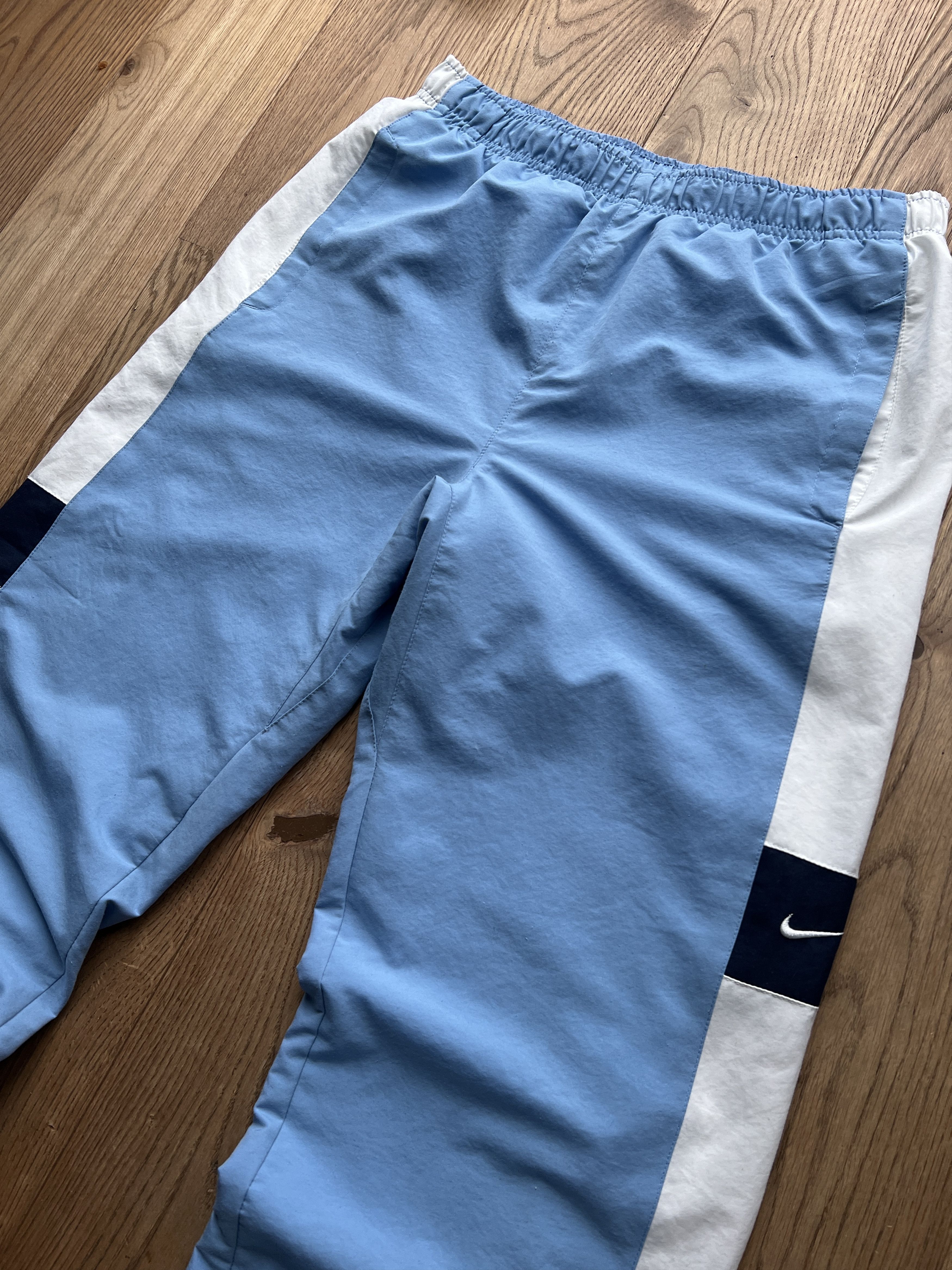 Nike Nike vintage 2000s baby blue track pants nylon joggers rare Size US 32 / EU 48 - 5 Thumbnail