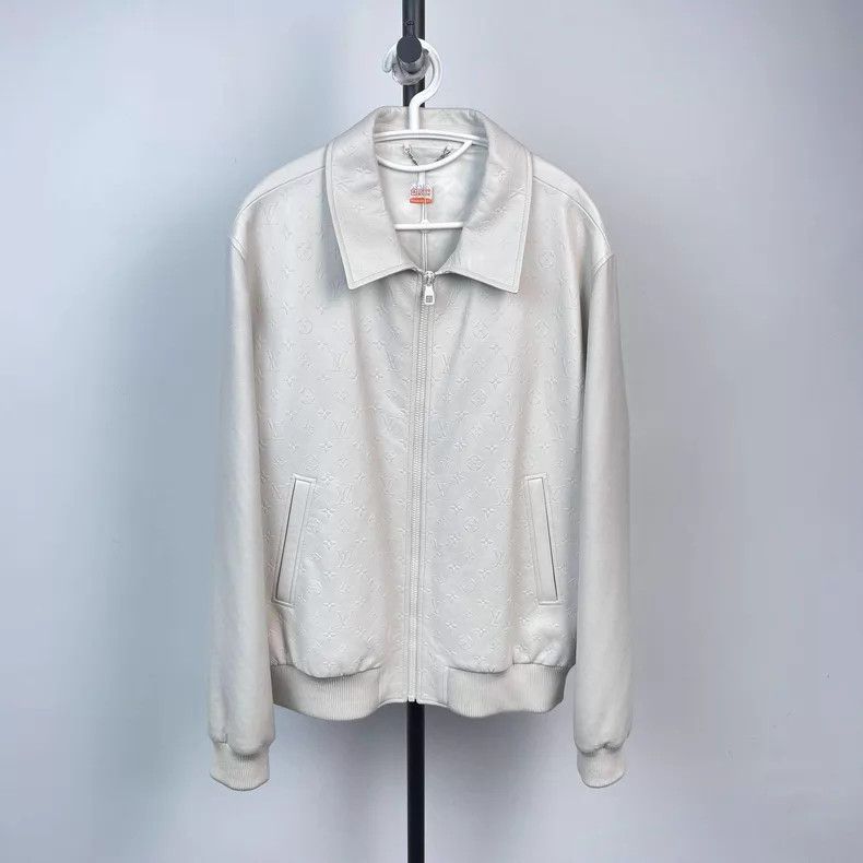 Louis Vuitton Louis Vuitton White full print leather coat lapel long sle Size US L / EU 52-54 / 3 - 1 Thumbnail