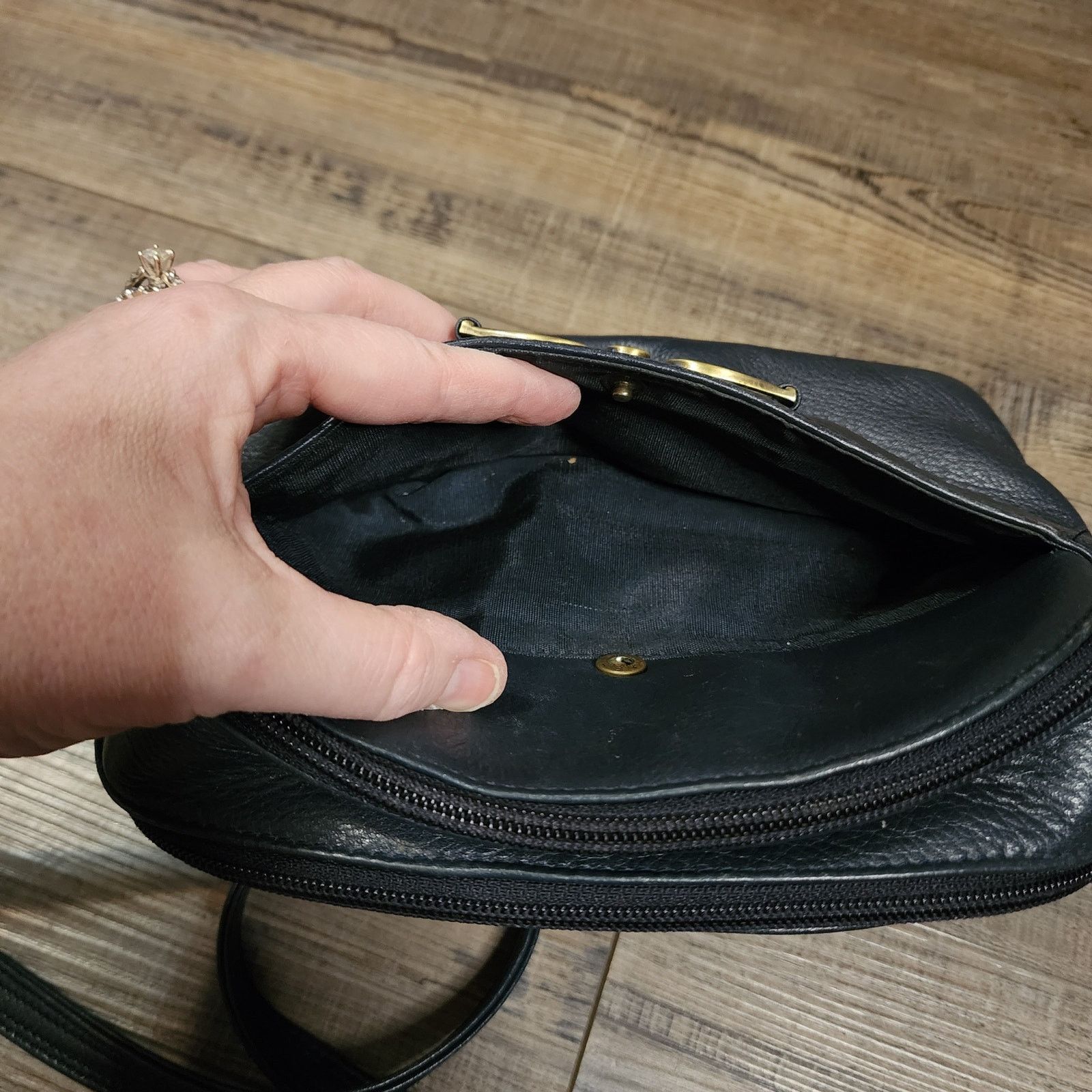 Etienne Aigner Vintage Etienne Aigner Small black leather Purse handbag 4a Size ONE SIZE - 7 Thumbnail