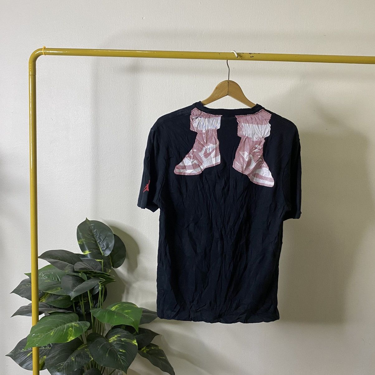 Nike Y2K Nike Air Jordan Hanging Shoes T Shirt Size US M / EU 48-50 / 2 - 1 Thumbnail