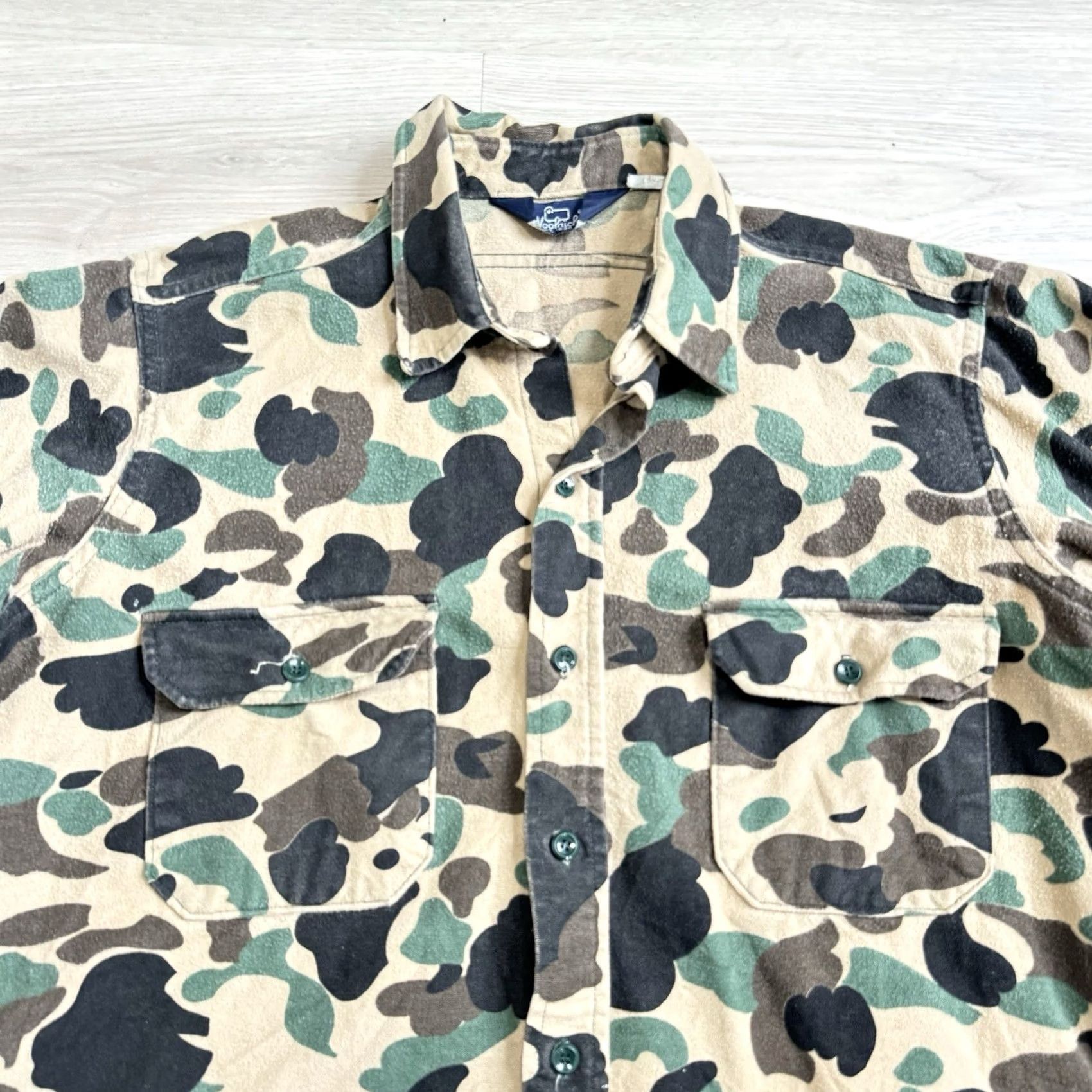 Vintage VINTAGE Woolrich Camouflage Button-Up Shirt XL Men 80s Camouflage Pattern Green Cotton Long Sleeve Collared Shirt Button-Down Mens Size US XL / EU 56 / 4 - 4 Thumbnail