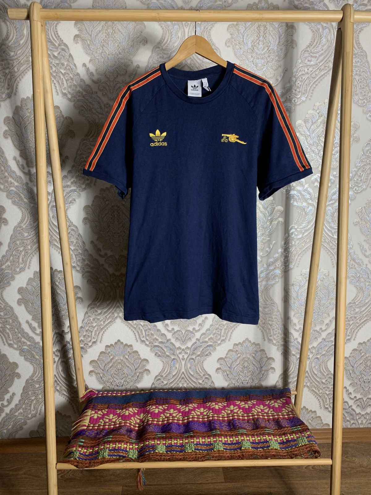 Adidas VINTAGE ADIDAS FC ARSENAL LONDON ENGLAND SOCCER JERSEY Y2K Size US XL / EU 56 / 4 - 1 Thumbnail