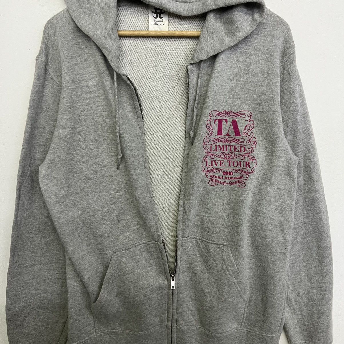Band Tees Ayumi Hamasaki TA Limited Live Tour 2016 zip-up hoodie Size US L / EU 52-54 / 3 - 5 Thumbnail