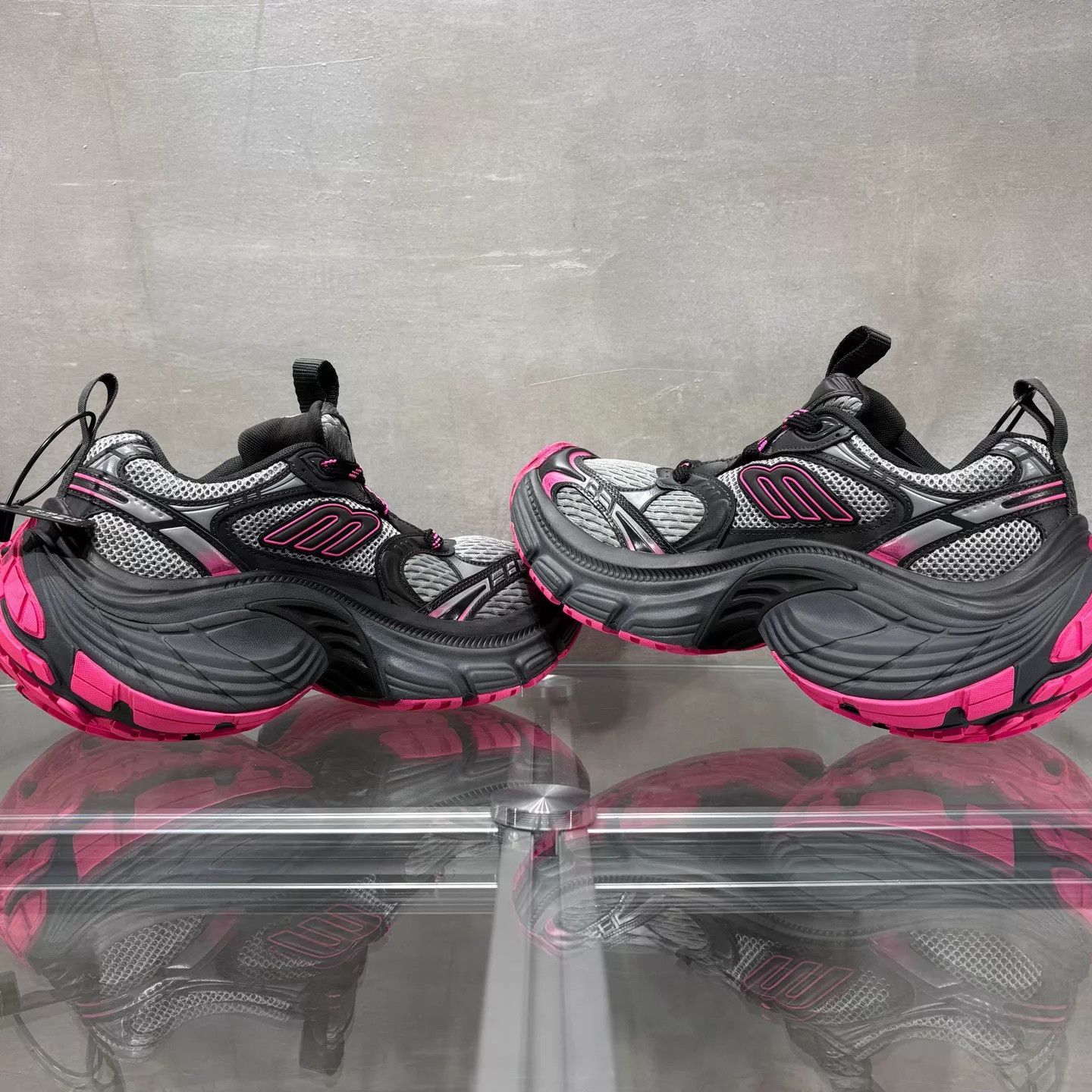 Balenciaga Balenciaga 10XL Black & Pink Dad Sneakers 35 Size US 5 / IT 35 - 7 Thumbnail
