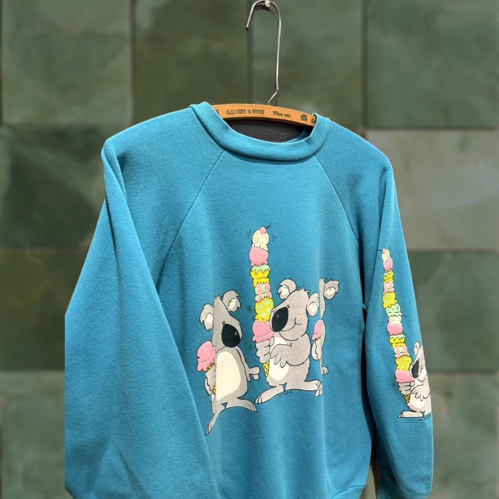 Vintage VINTAGE Koala Bear Ice Cream Blue Graphic Sweatshirt M/L Men Pullover 80s Shirt Womens Mens Boys Girls Size US L / EU 52-54 / 3 - 1 Thumbnail