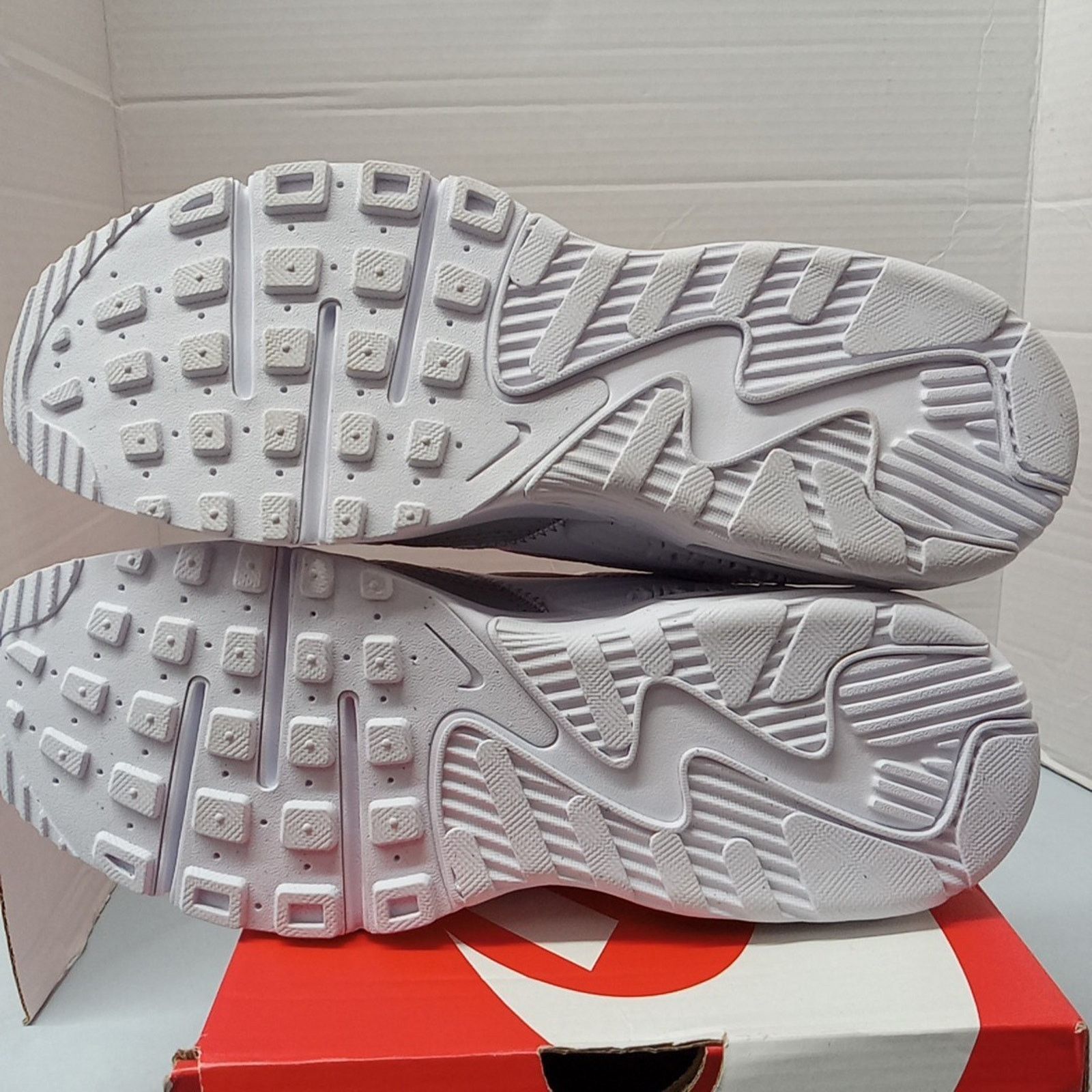 Nike Nike Air Max Excee Women's Size 10 US White Running Shoes Size US 10 / IT 40 - 7 Thumbnail