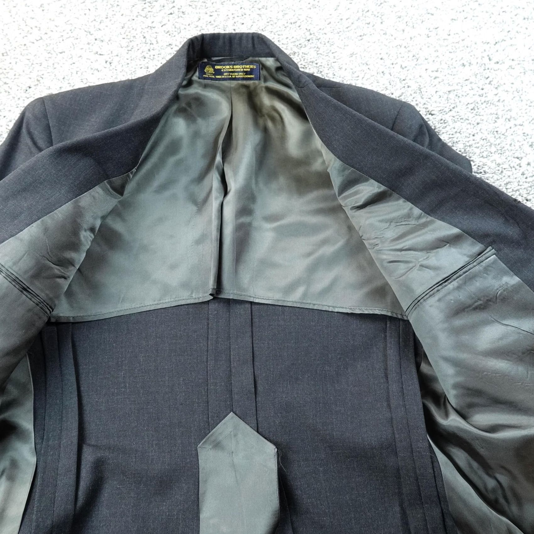 Brooks Brothers VTG Brooks Brothers Blazer Mens 38 Gray Wool Single-Breasted Suit Jacket Notch Lapel Regular 2 Piece Business Formal Wedding USA Mens Size 38R - 5 Thumbnail