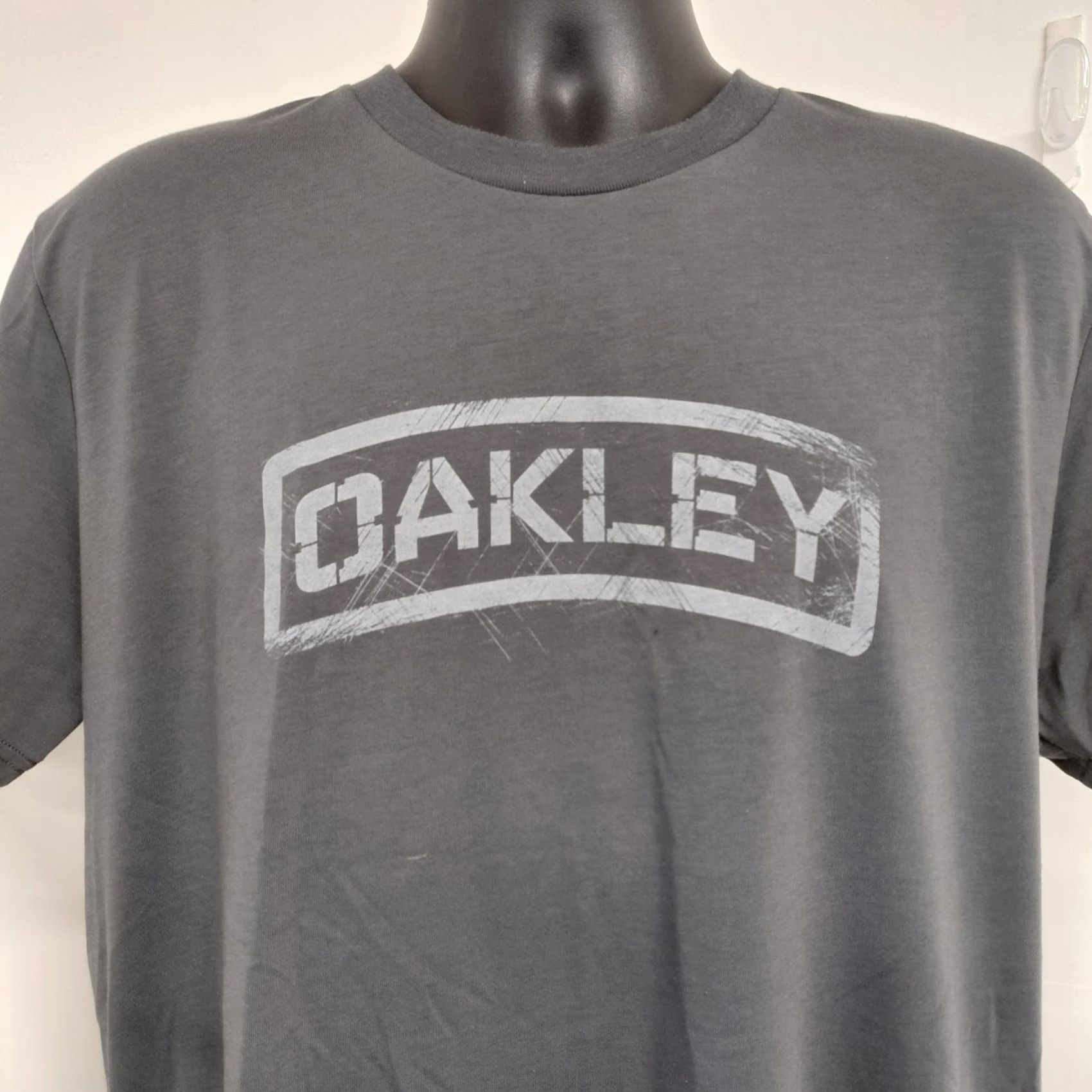 Oakley Oakley Shirt Men's XL Gray Logo Regular Fit Outdoor Streetwear Y2K Skater Size US XL / EU 56 / 4 - 4 Thumbnail