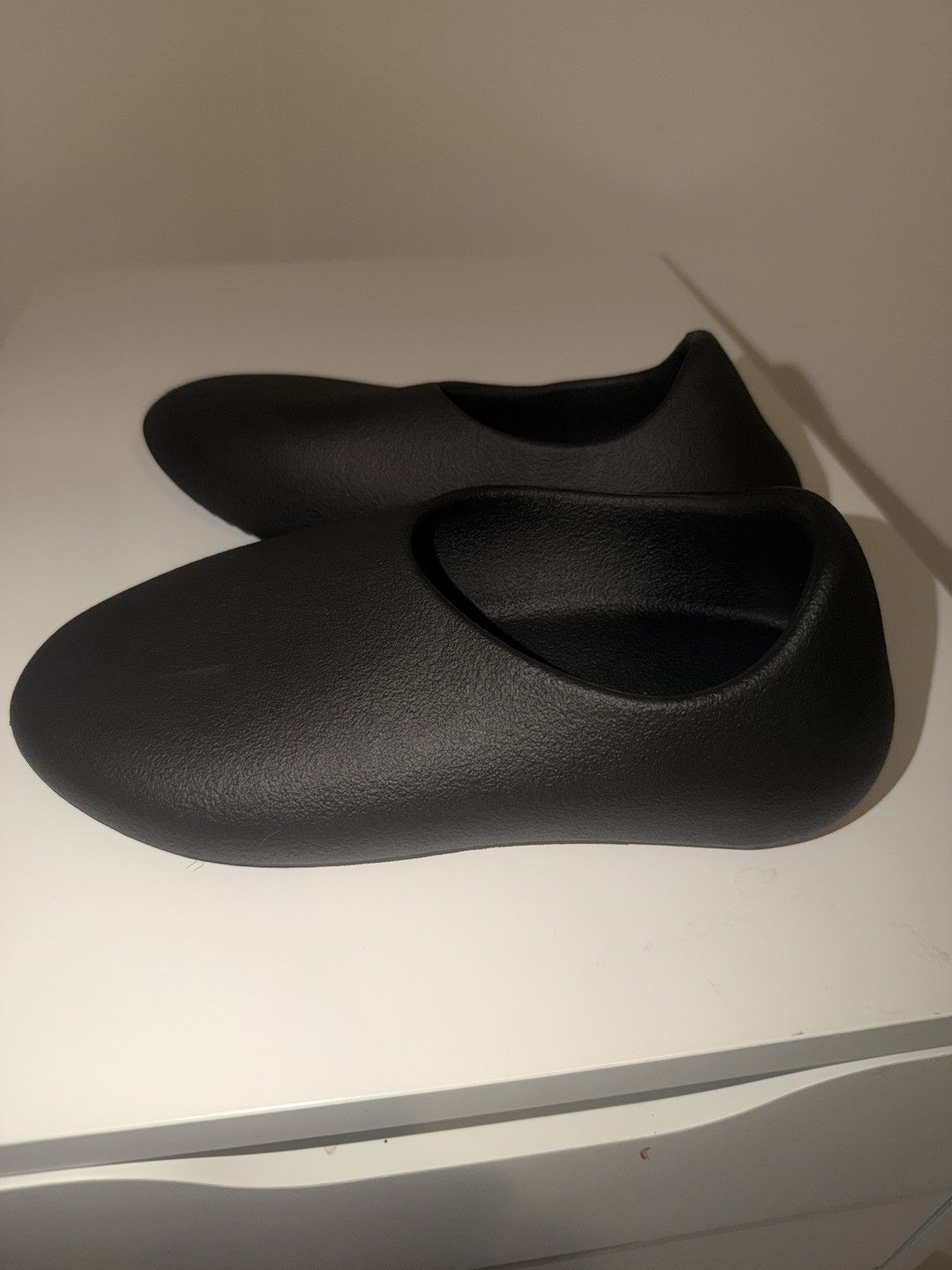 Yeezy Yeezy SL-01 Black Slide yeezy.com Size US 6 / EU 39 - 1 Thumbnail