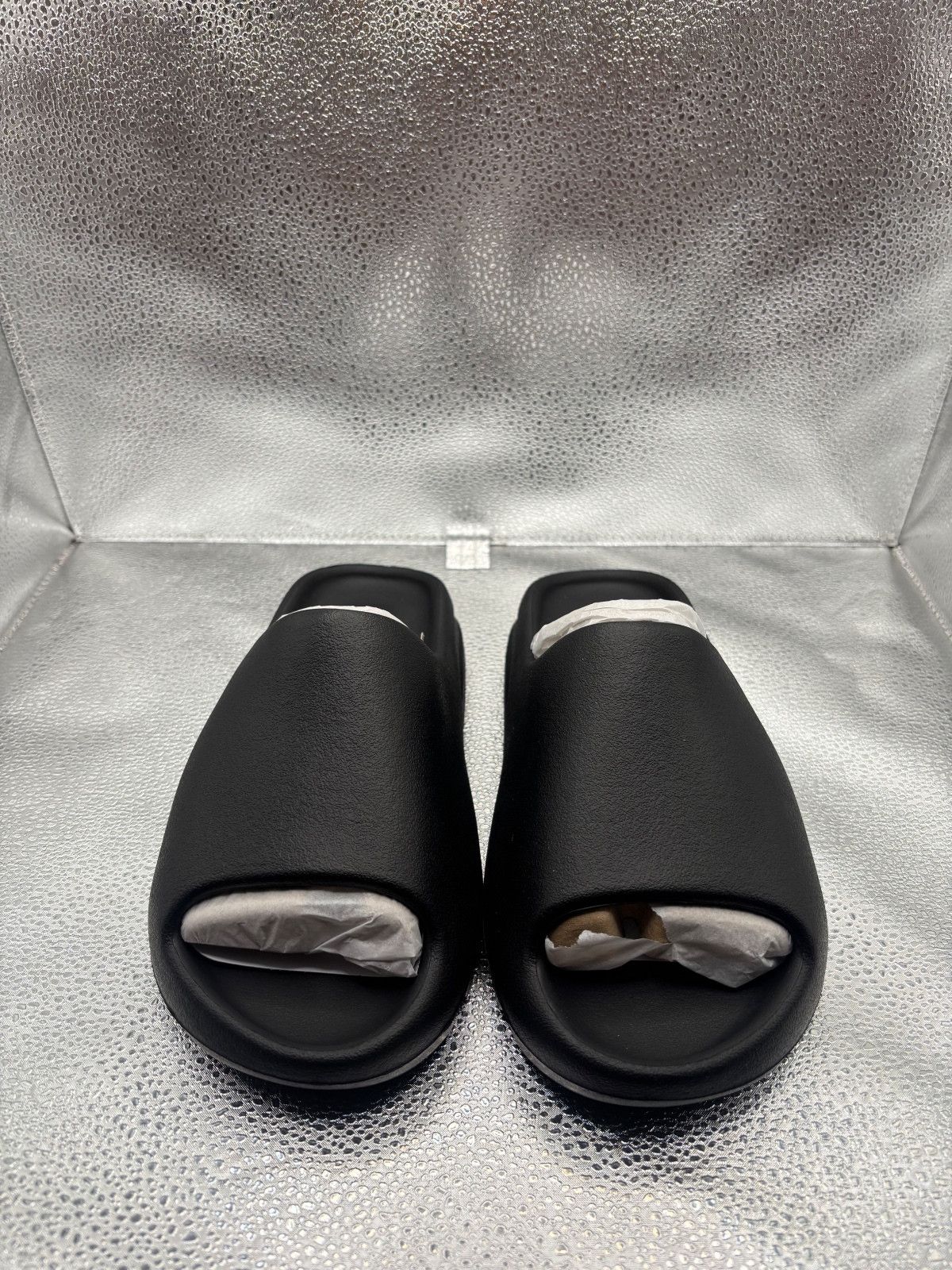 Yeezy YS-01 black yeezy slide size 9 Size US 9 / EU 42 - 2 Thumbnail