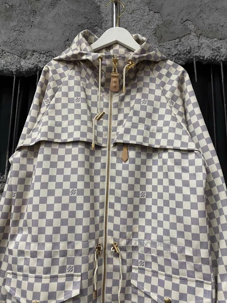 Louis Vuitton Louis Vuitton White checkered trench coat Size XXS / US 00 / IT 34 - 3 Thumbnail