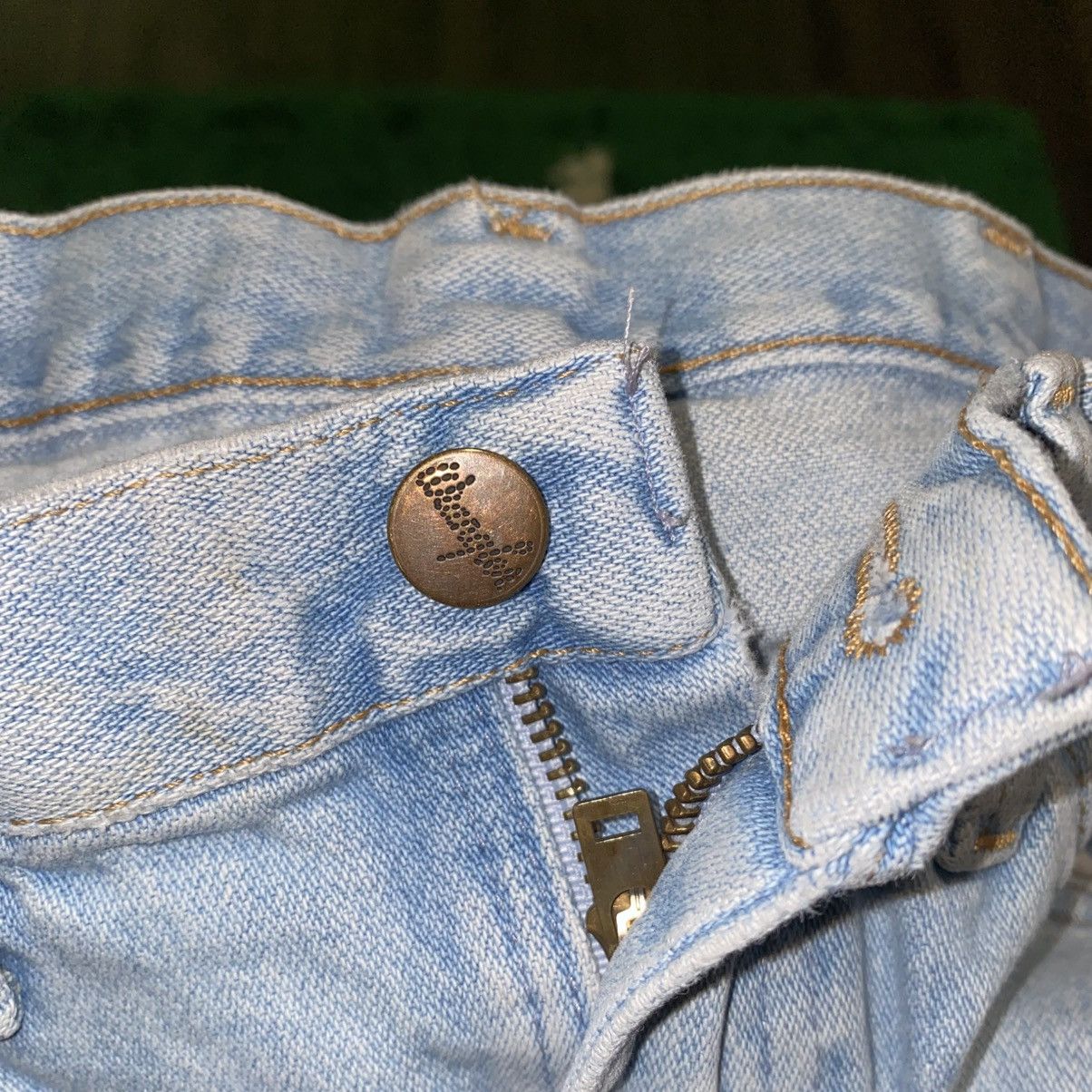 Wrangler Vintage 90s Wrangler Light Wash Denim Jeans | Size 29x32 Size US 29 - 4 Thumbnail