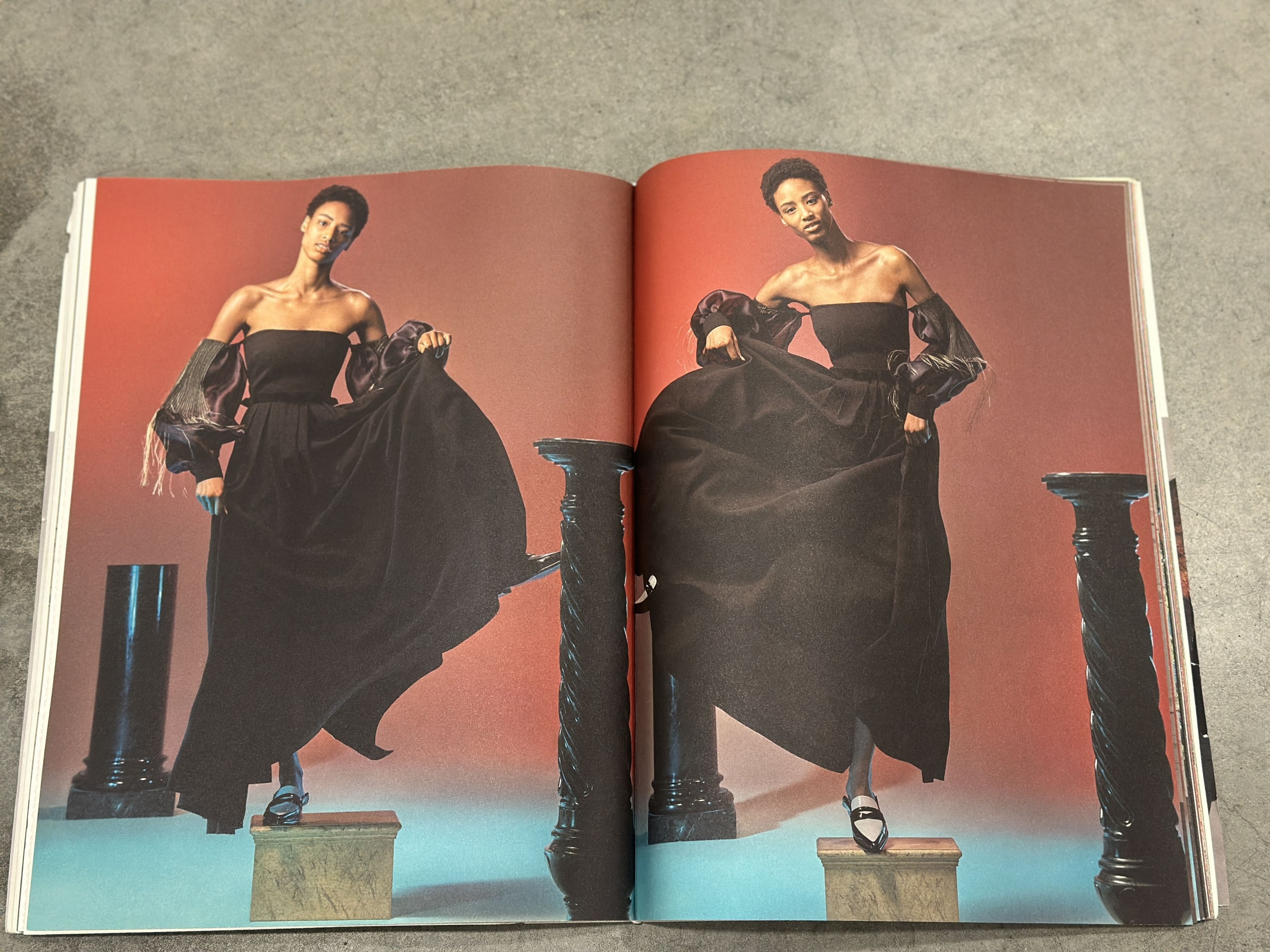 Loewe Eye/LOEWE/You Issue 8 Christmas 2019 Size ONE SIZE - 6 Thumbnail